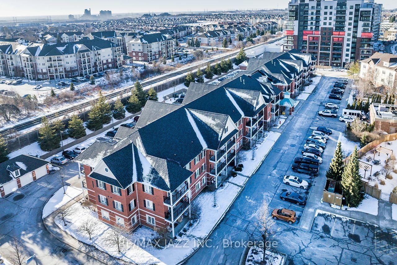 Clarington Center Condos, Clarington, Toronto