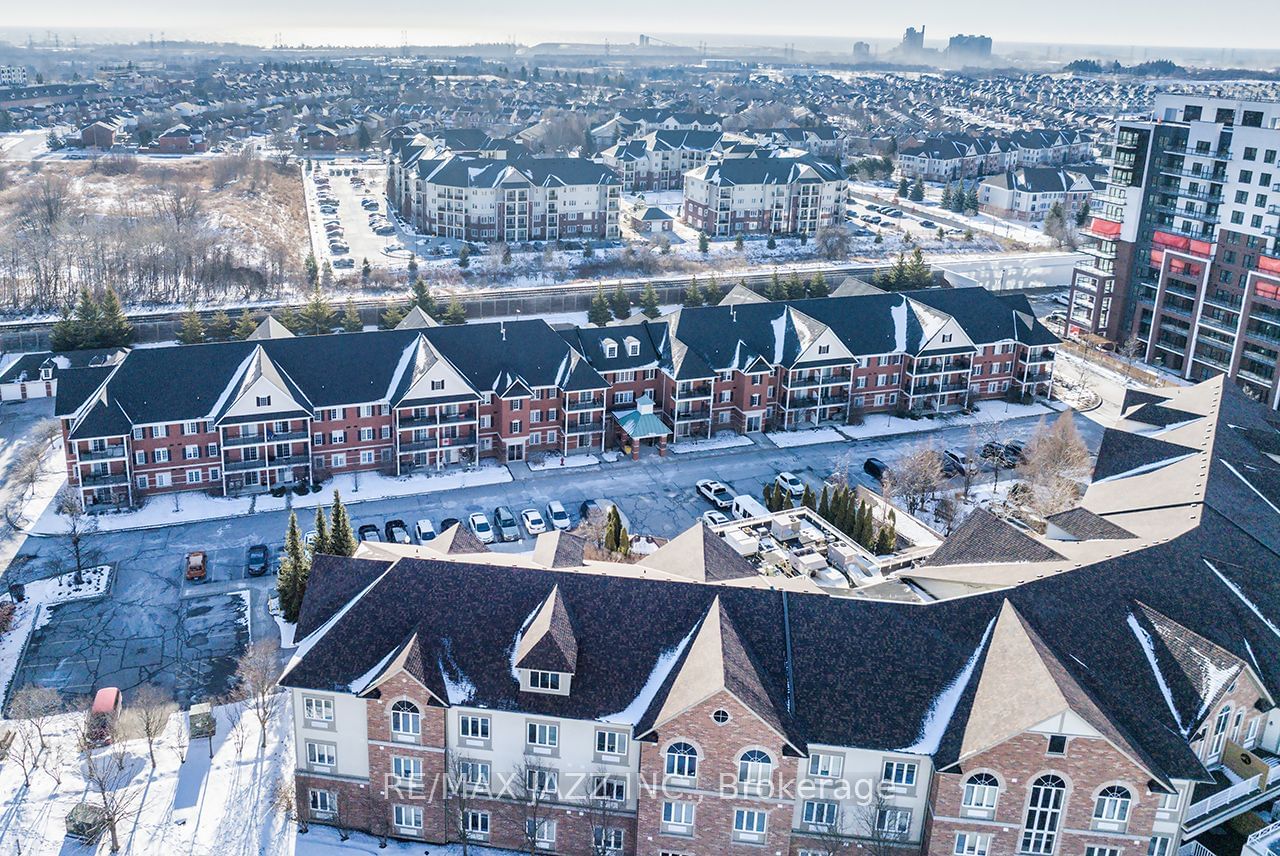 Clarington Center Condos, Clarington, Toronto