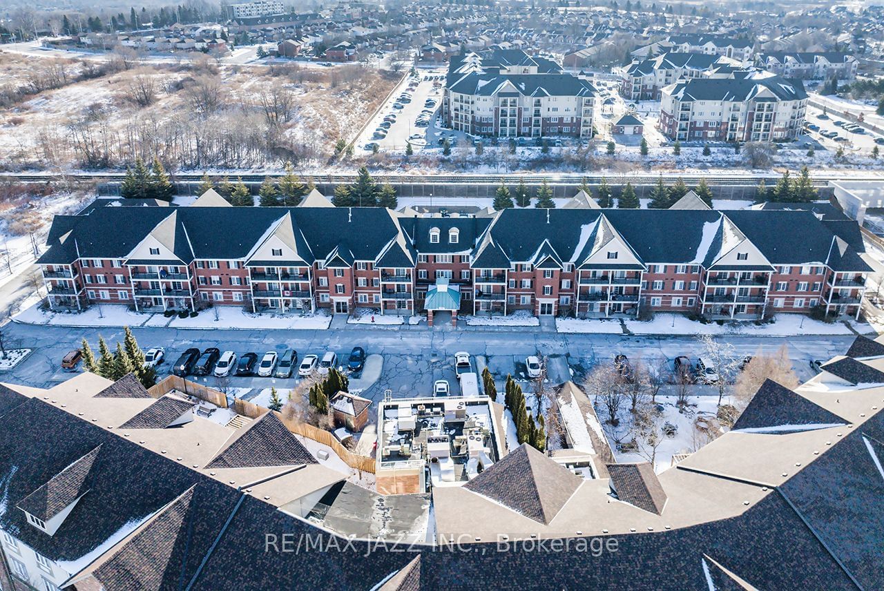 Clarington Center Condos, Clarington, Toronto