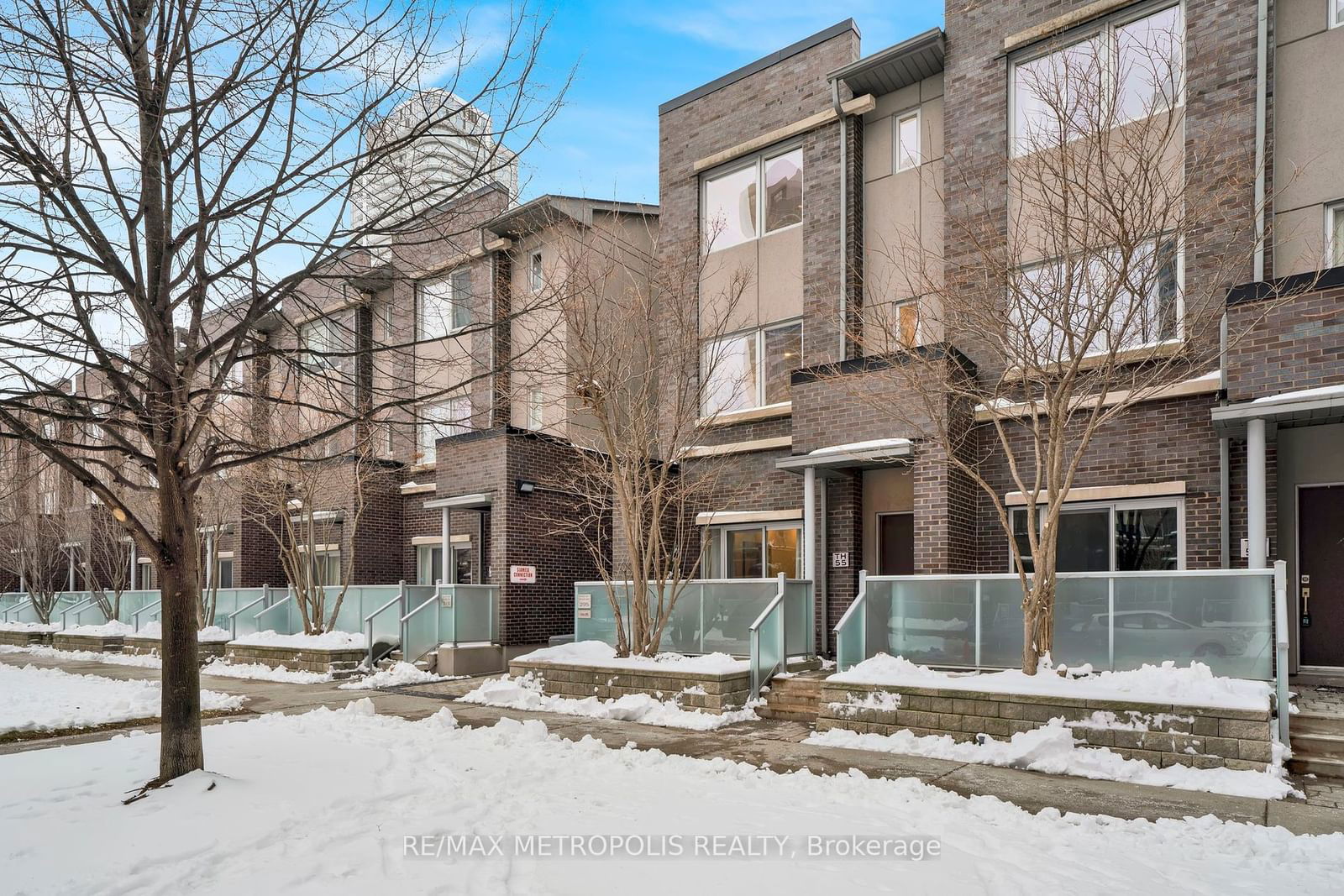 295 Village Green Sq, unit TH55 for sale