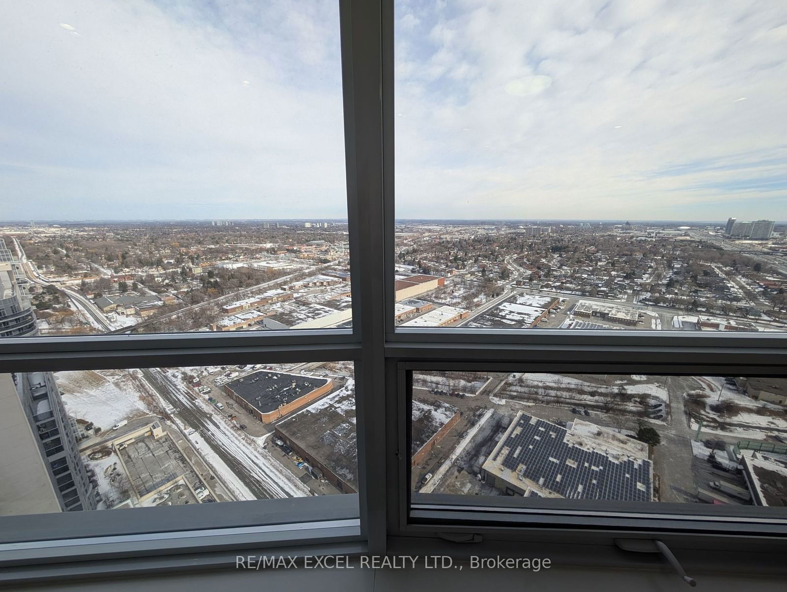 135 Village Green Sq, unit 3824 for rent