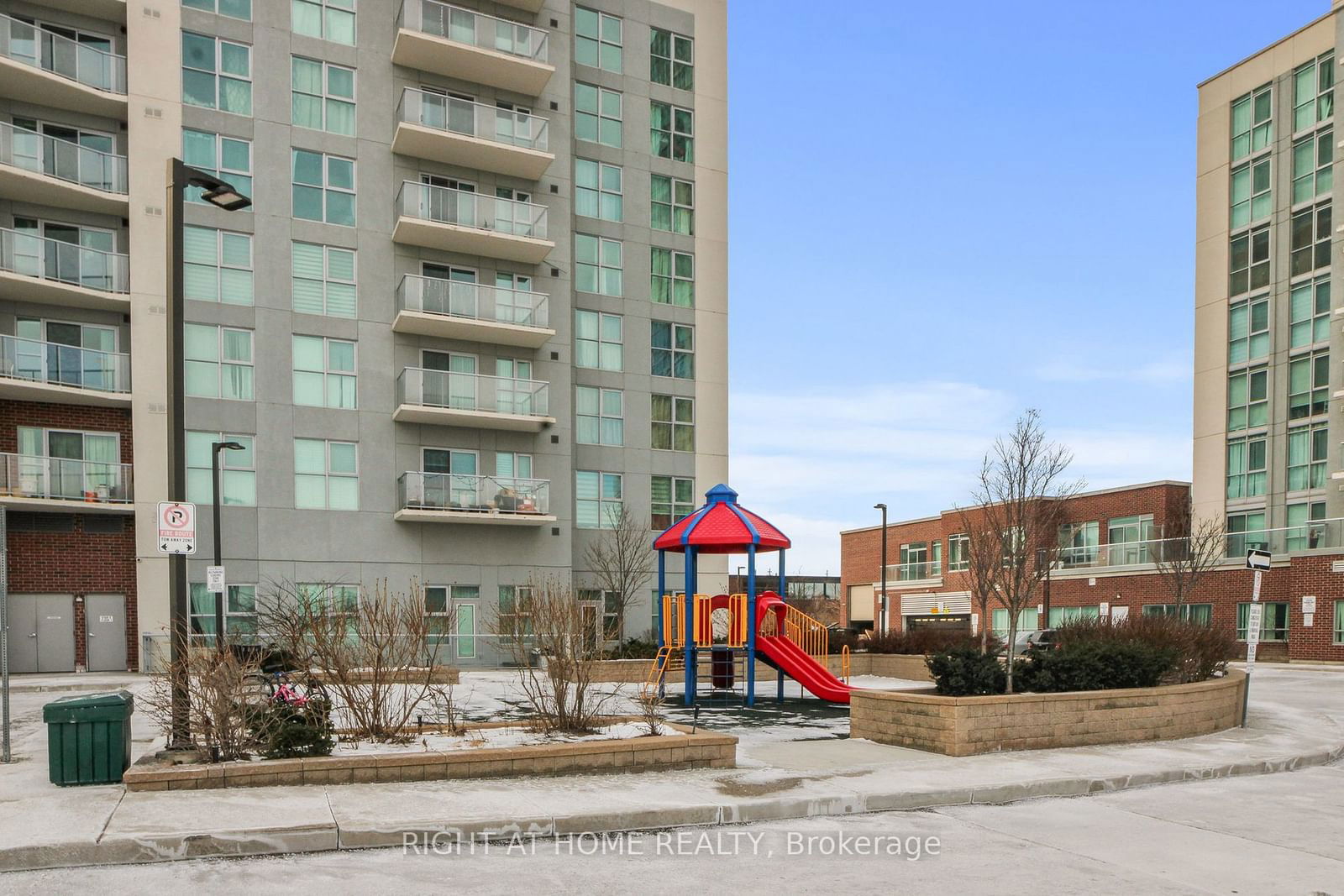 2150 Lawrence Ave E, unit 812 for rent