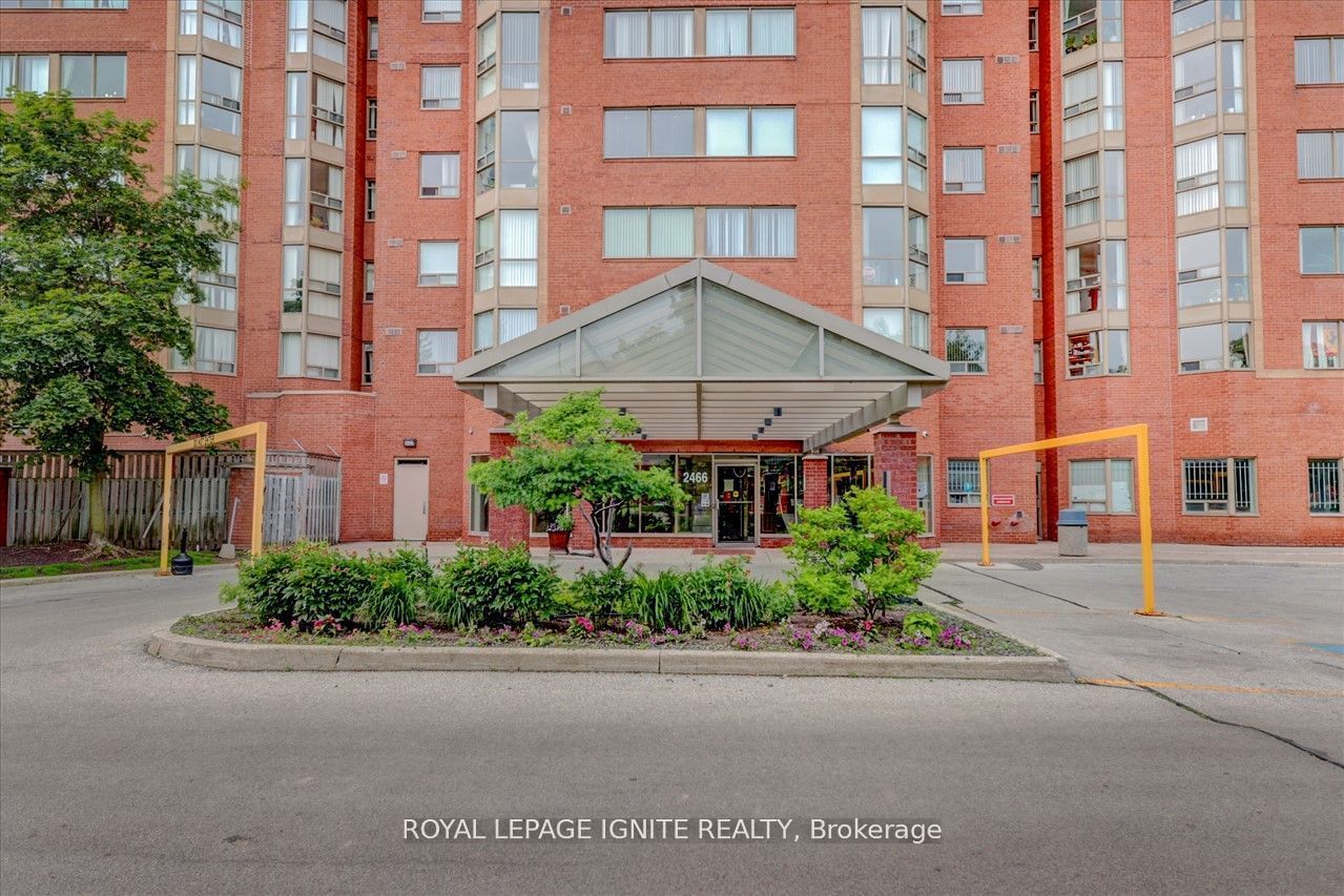 2466 Eglinton Ave E, unit 712 for rent