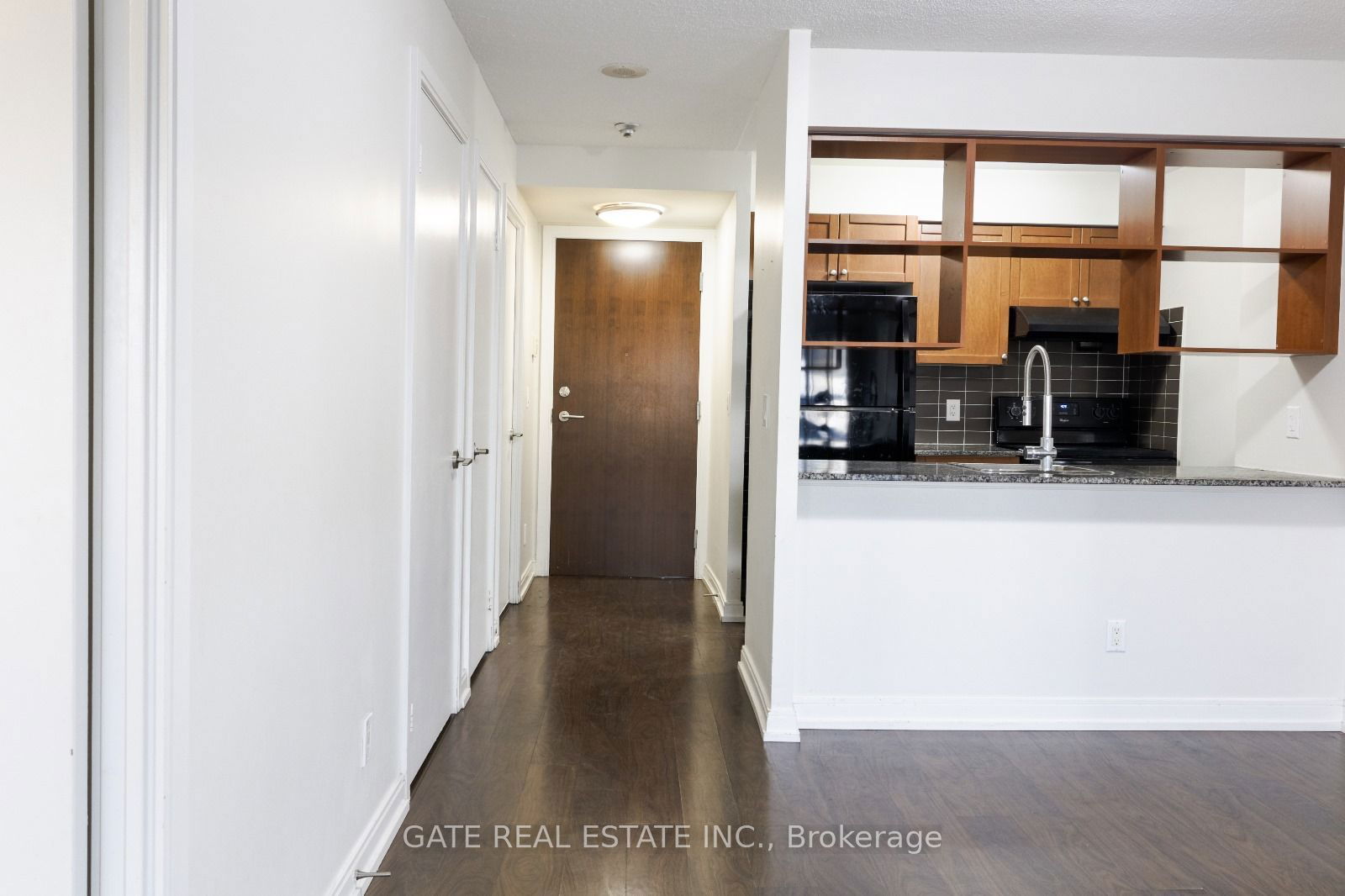 151 Village Green Sq, unit 1404 for rent