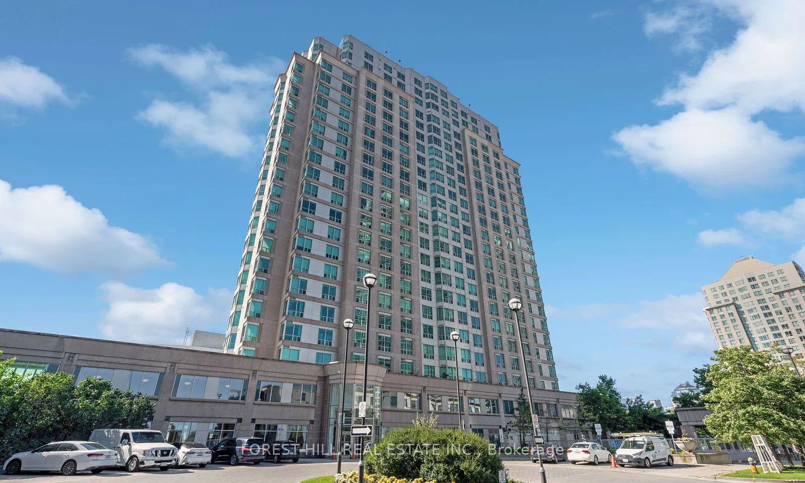 1 Lee Centre Dr, unit 1008 for sale