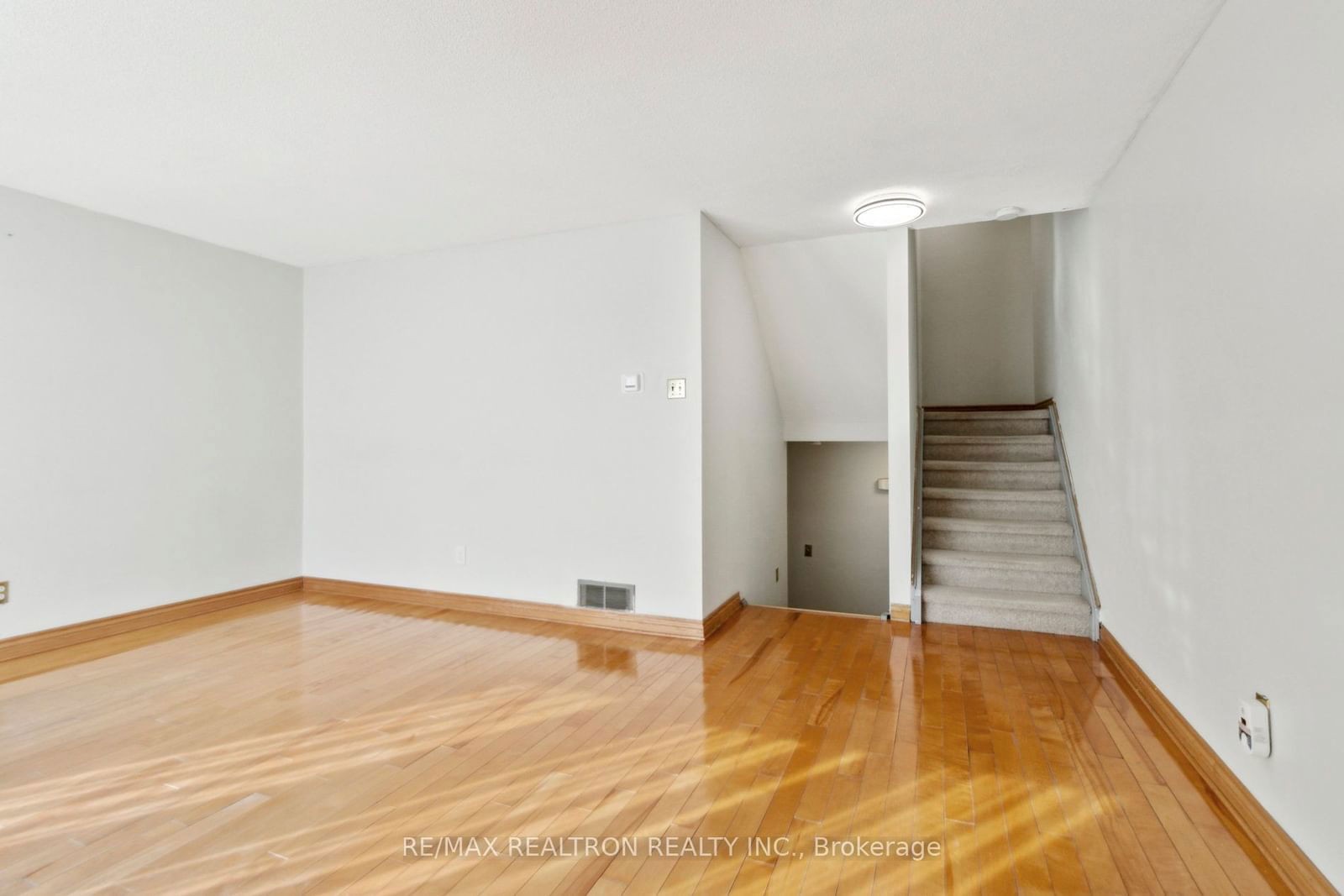 44 Chester Le Blvd, unit 6 for sale