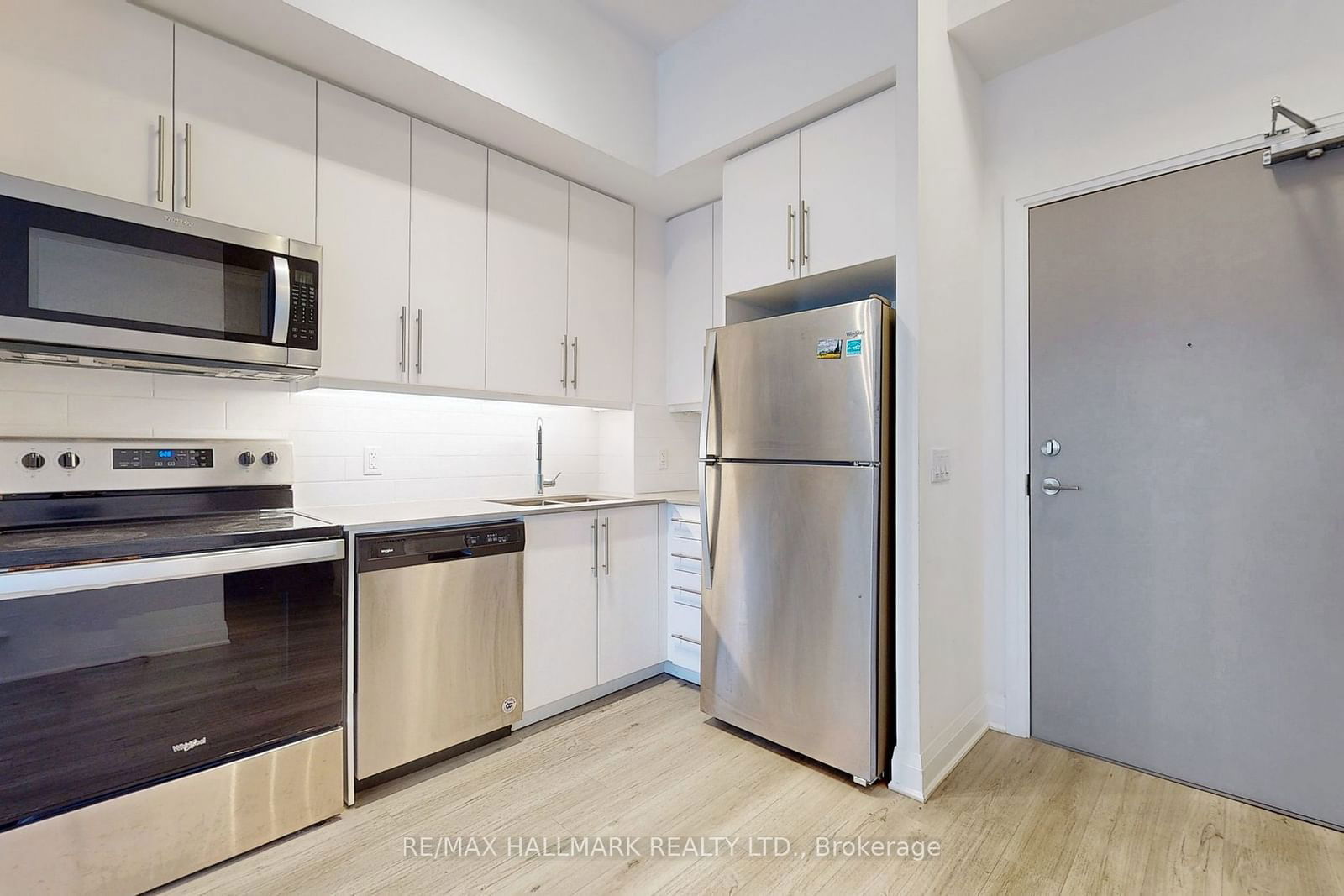 3220 Sheppard Ave E, unit 421 for rent