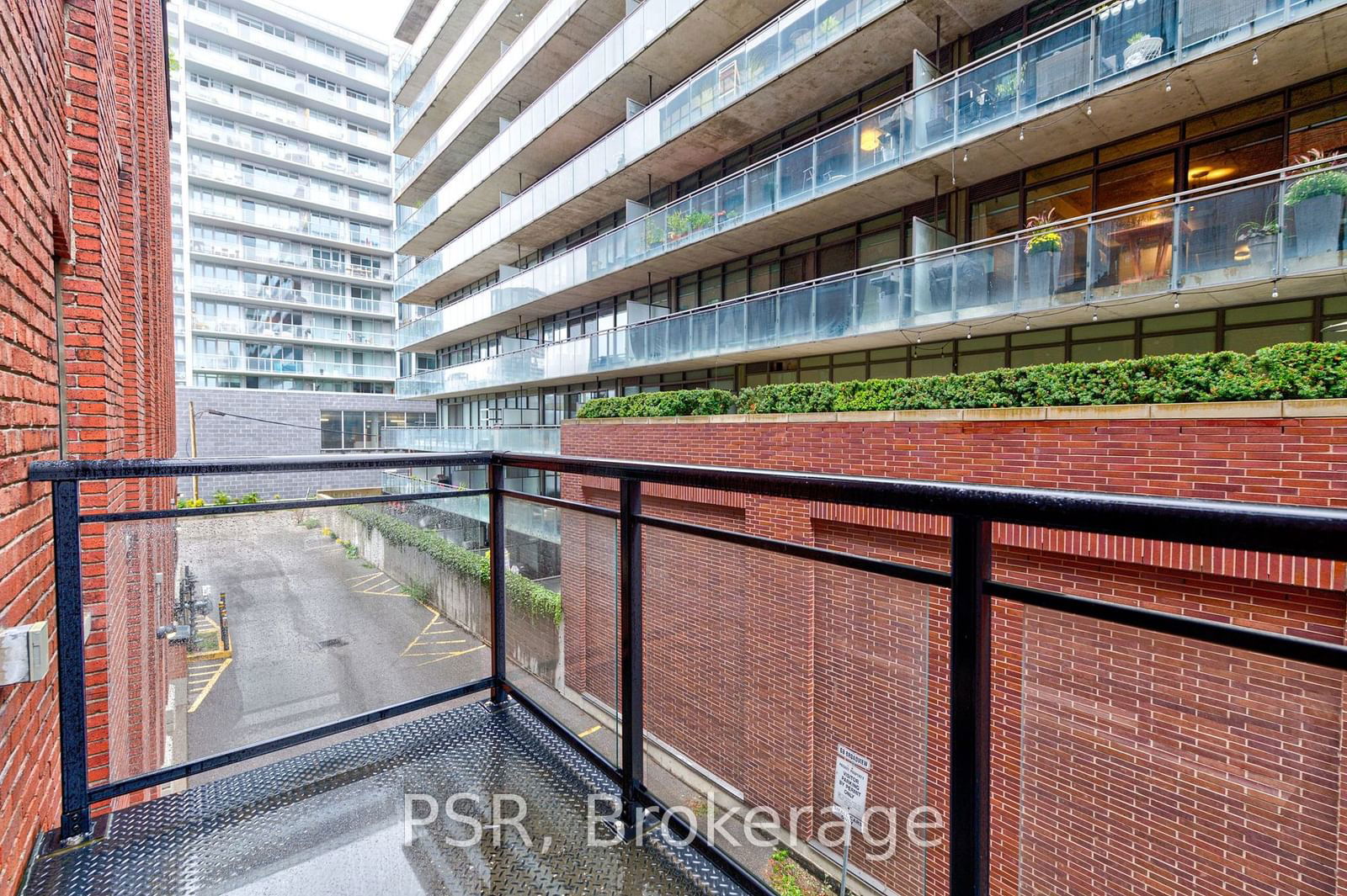 68 Broadview Ave, unit 211 for rent