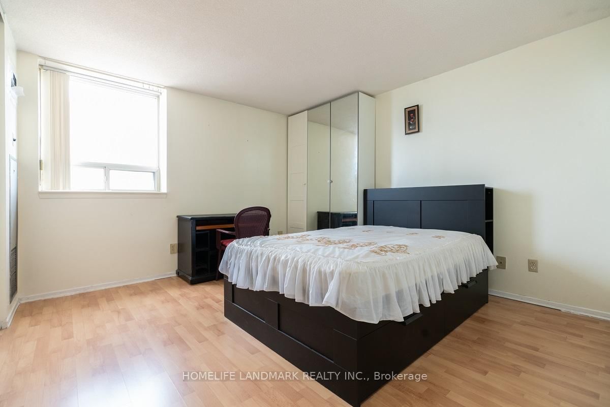 2466 Eglinton Ave E, unit 1005 for rent