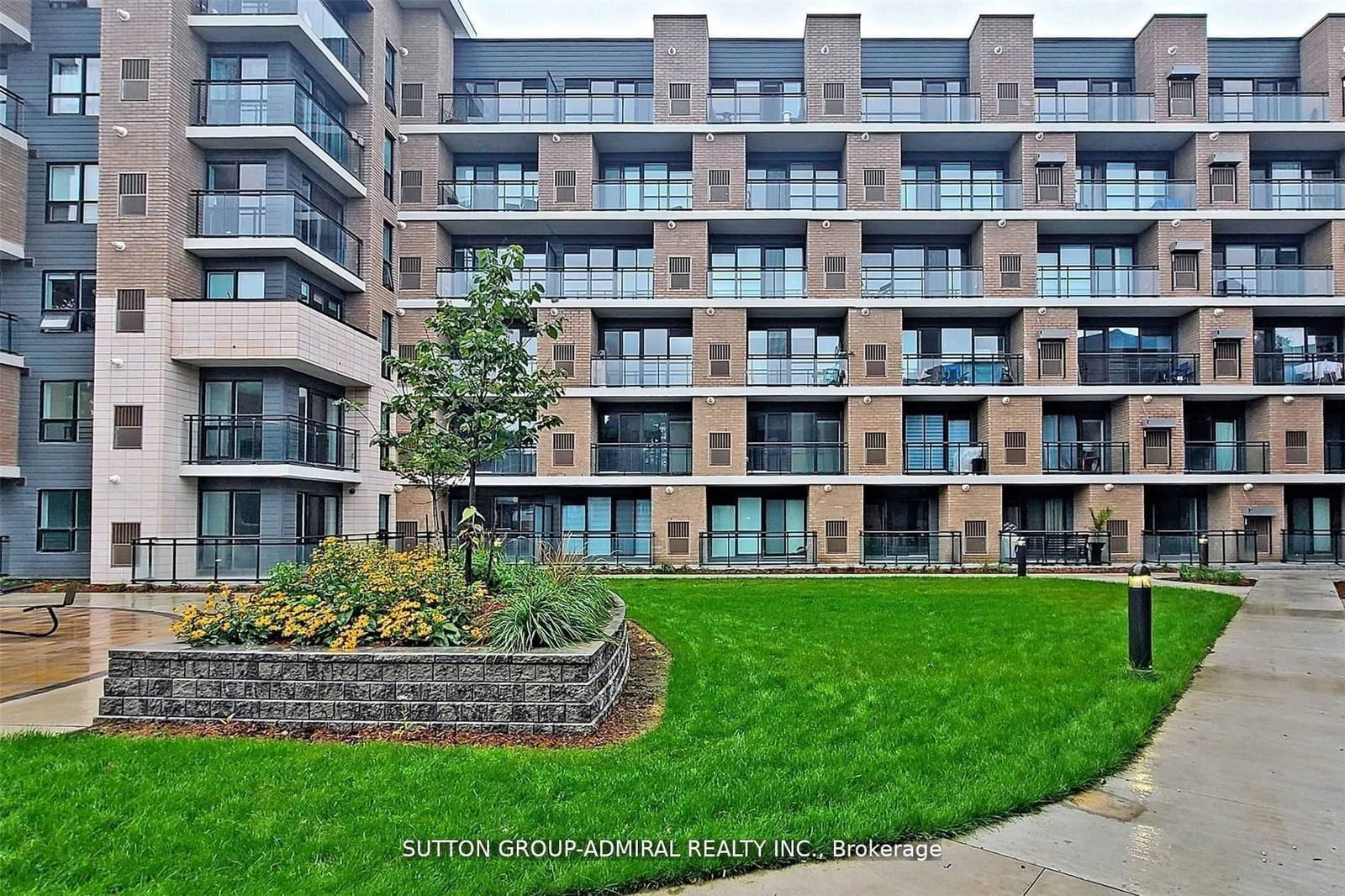 1 Falaise Rd, unit 309 for sale