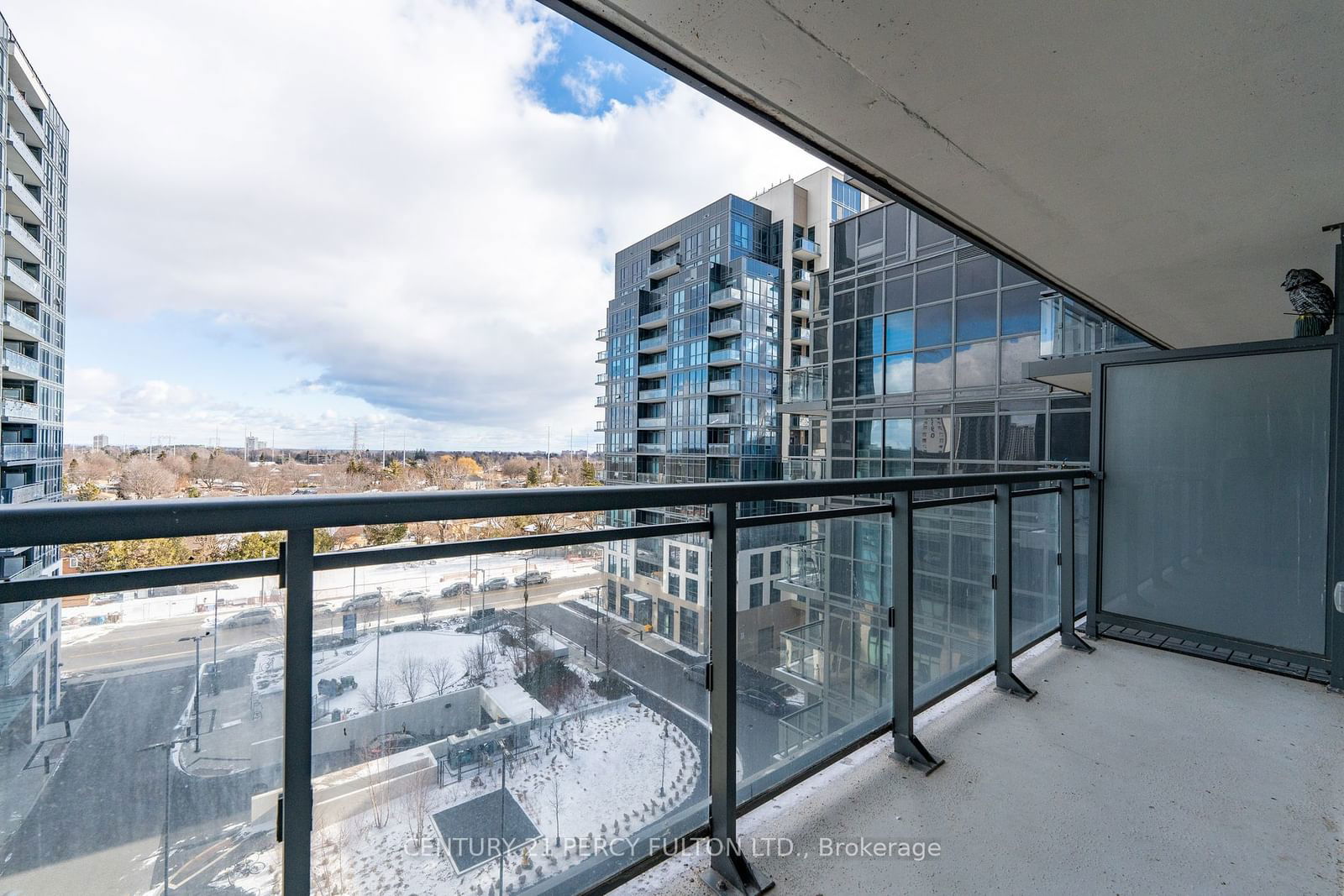 30 Meadowglen Pl, unit 704 for sale