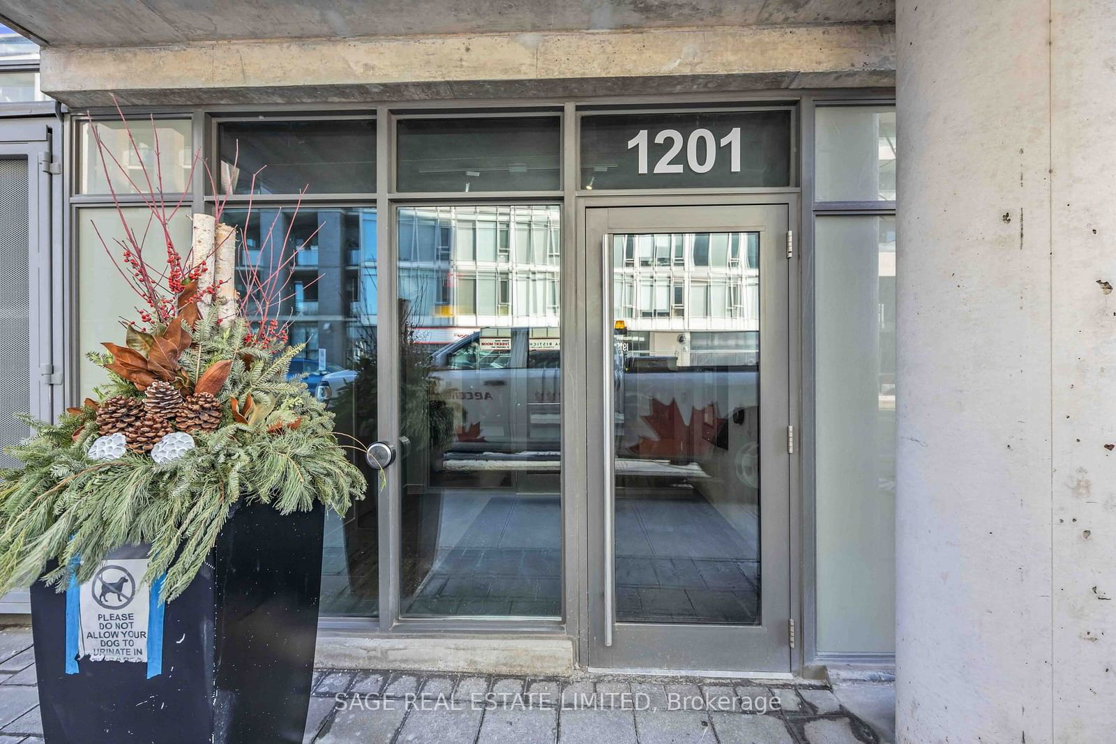 1201 Dundas St E, unit 609 for sale