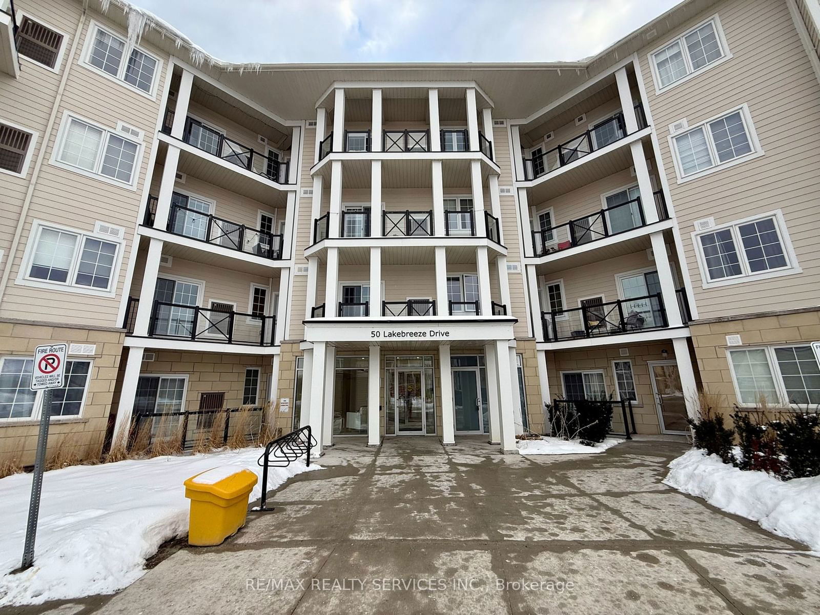 50 Lakebreeze Dr, unit 229 for rent