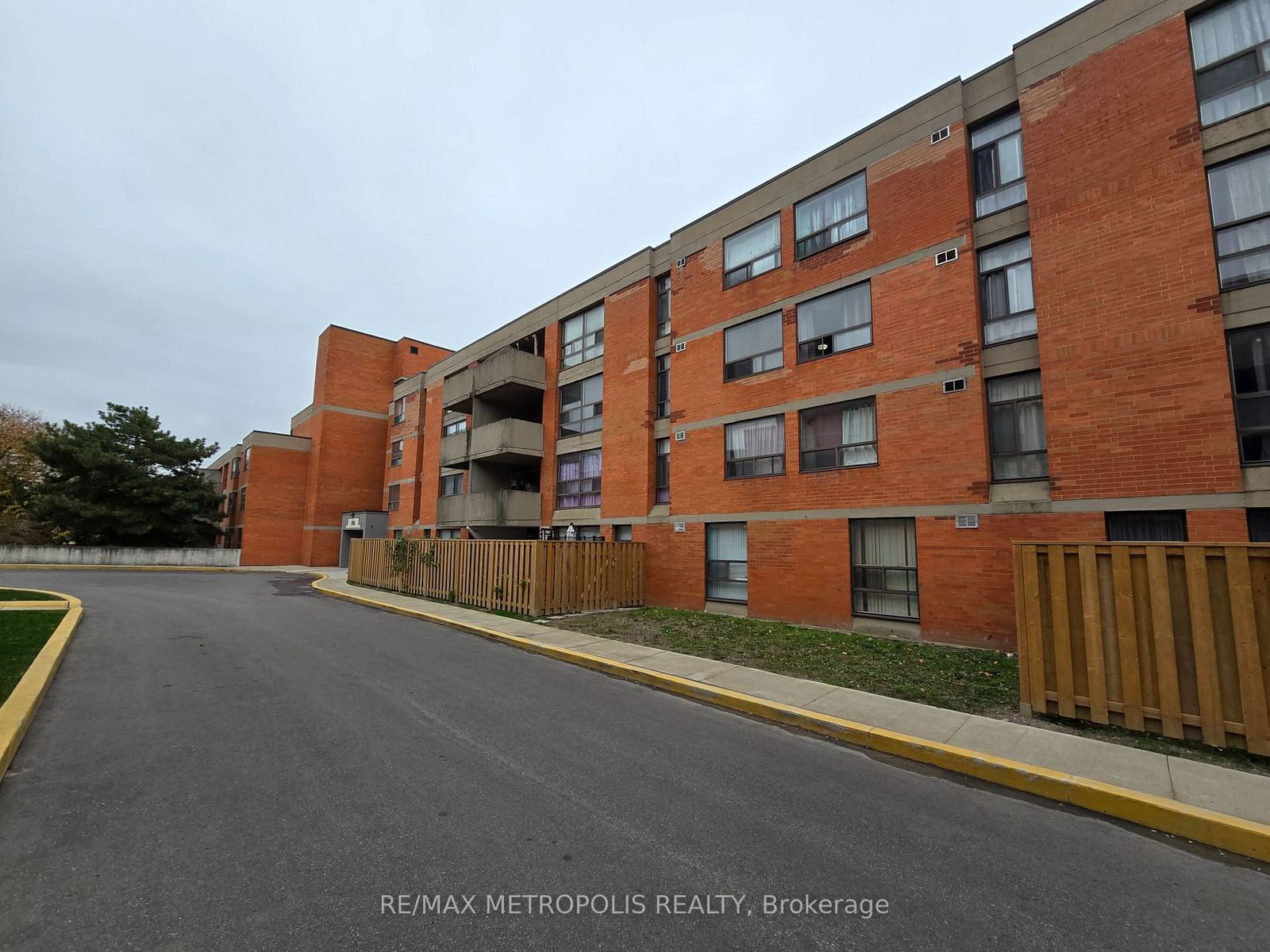 1701 Mccowan Rd, unit 107 for sale