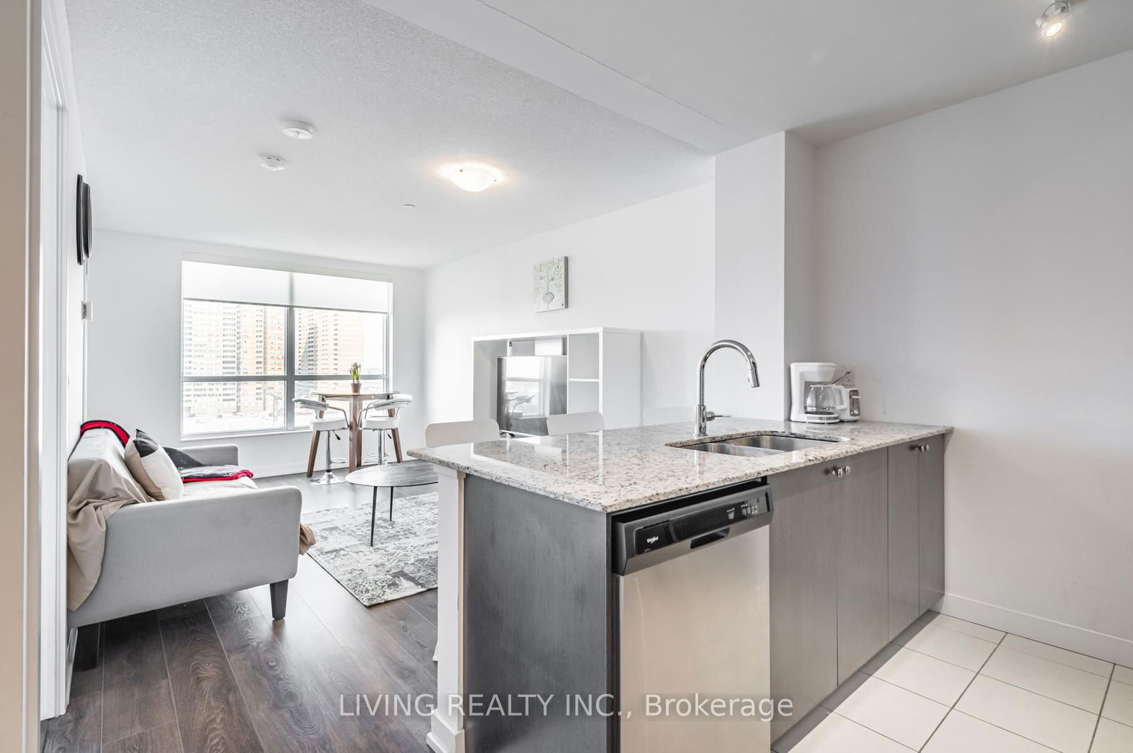 8 Trent Ave, unit 805 for sale