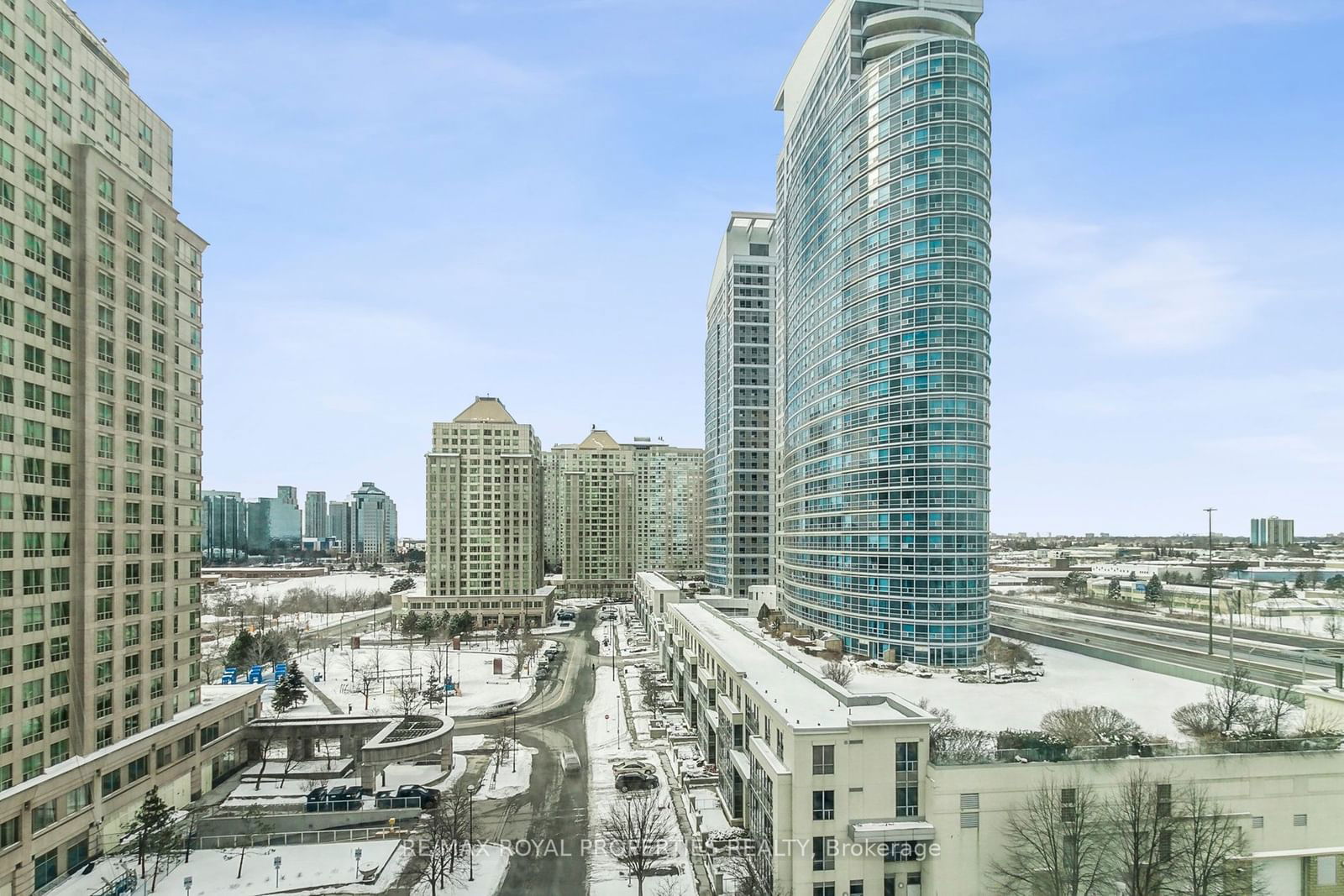 11 Lee Centre Dr, unit 1002 for sale