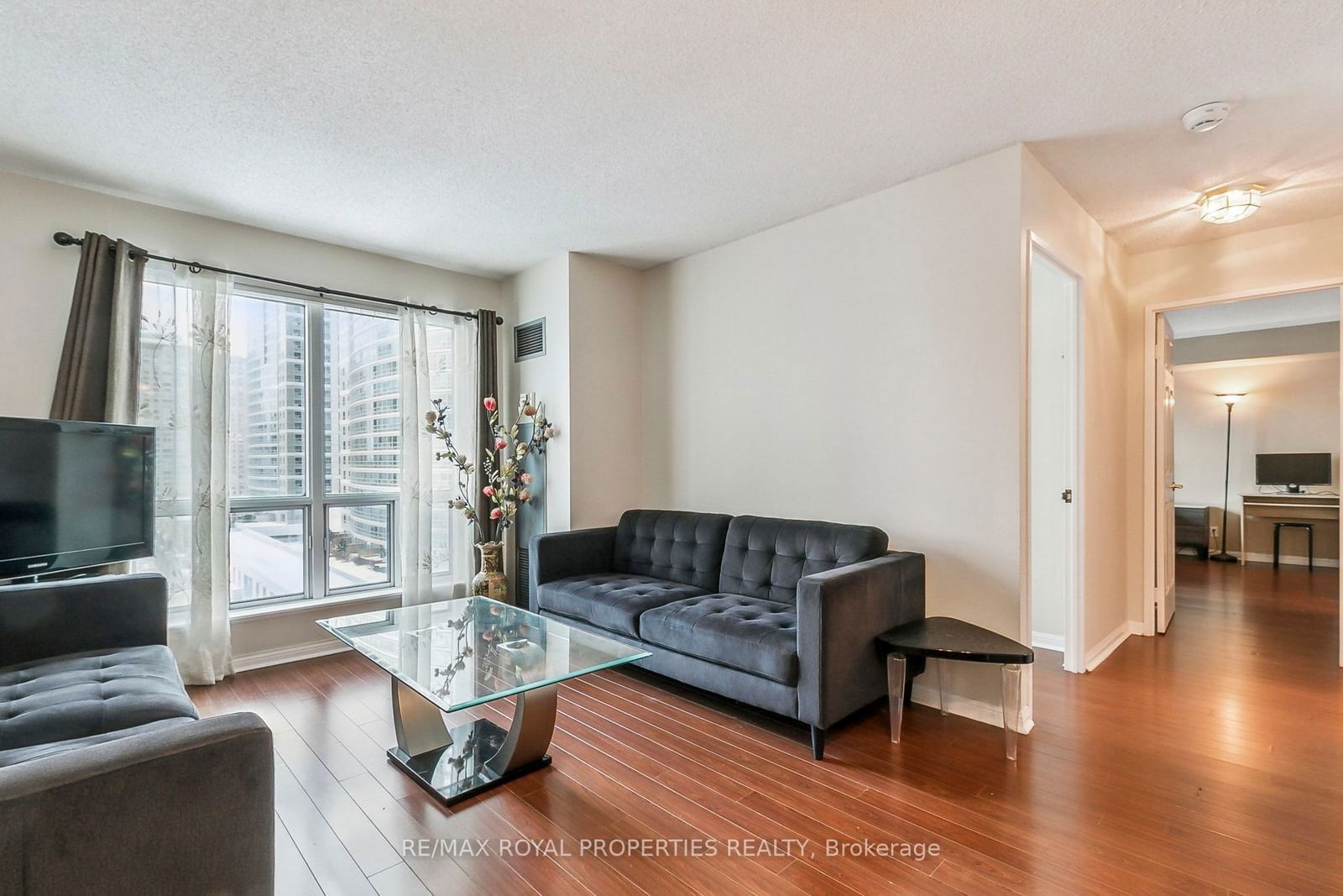 11 Lee Centre Dr, unit 1002 for sale