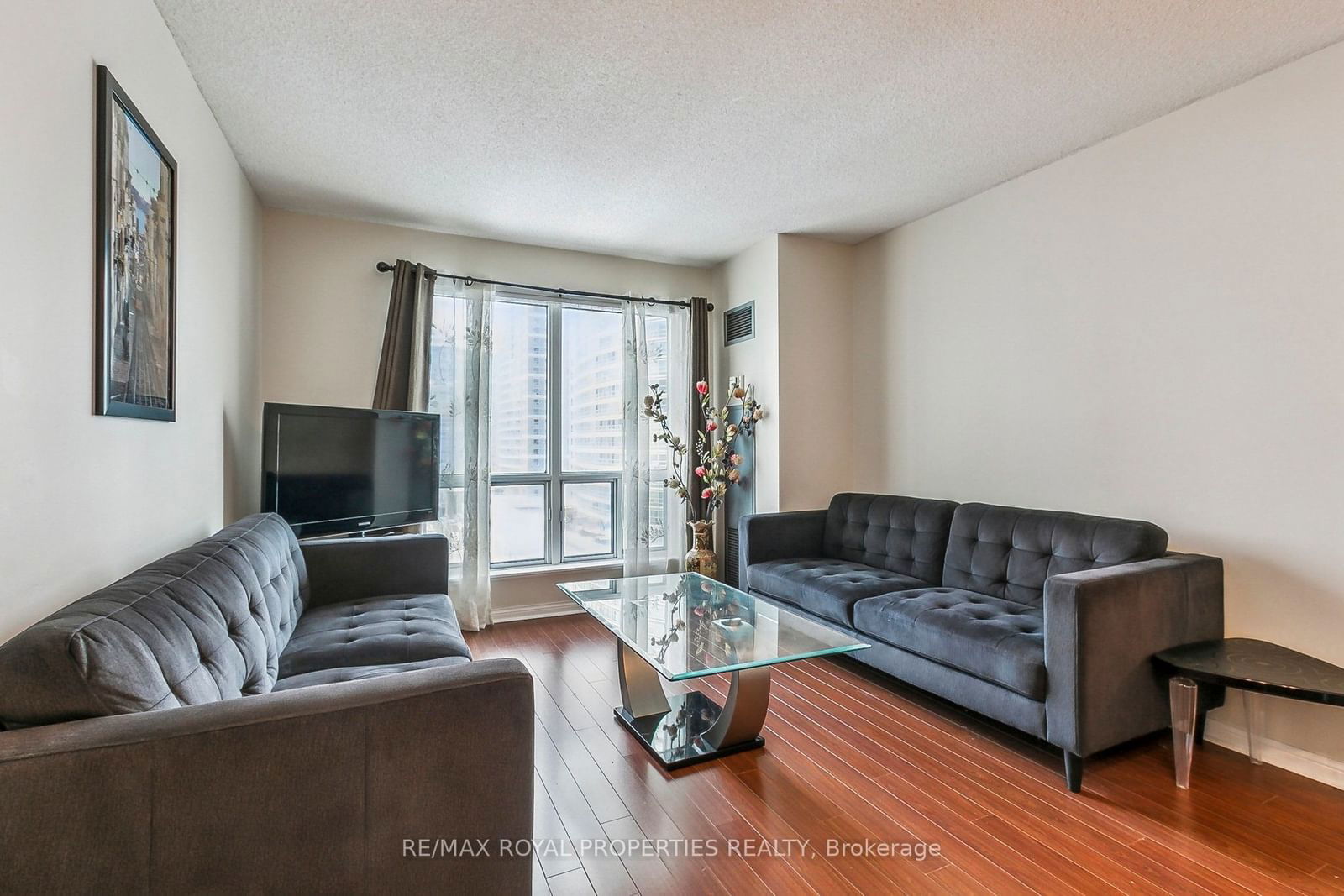 11 Lee Centre Dr, unit 1002 for sale