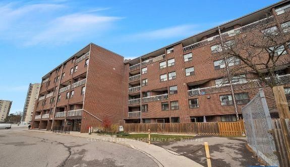 4062 Lawrence Ave E, unit 306 for sale