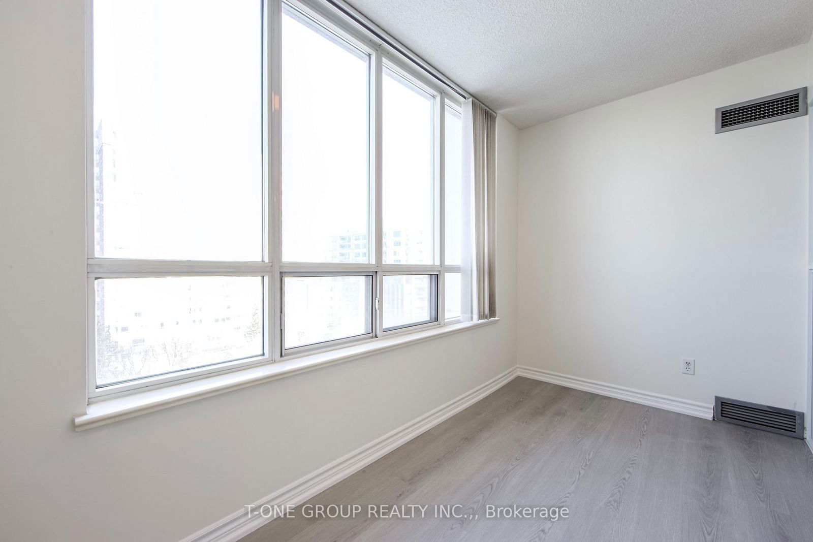 5039 Finch Ave E, unit 1013 for rent