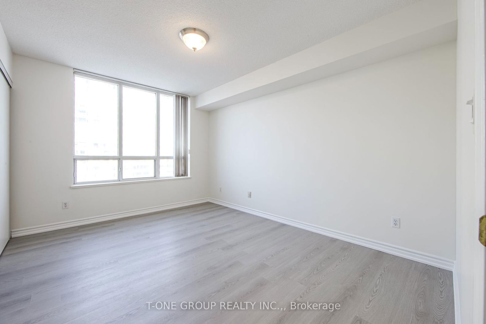 5039 Finch Ave E, unit 1013 for rent