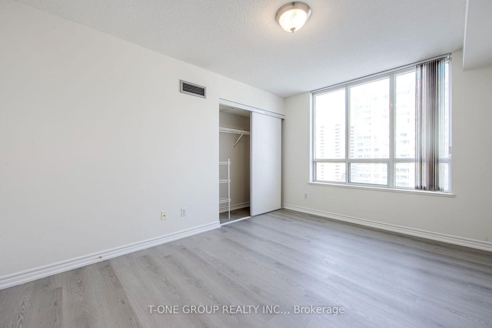 5039 Finch Ave E, unit 1013 for rent