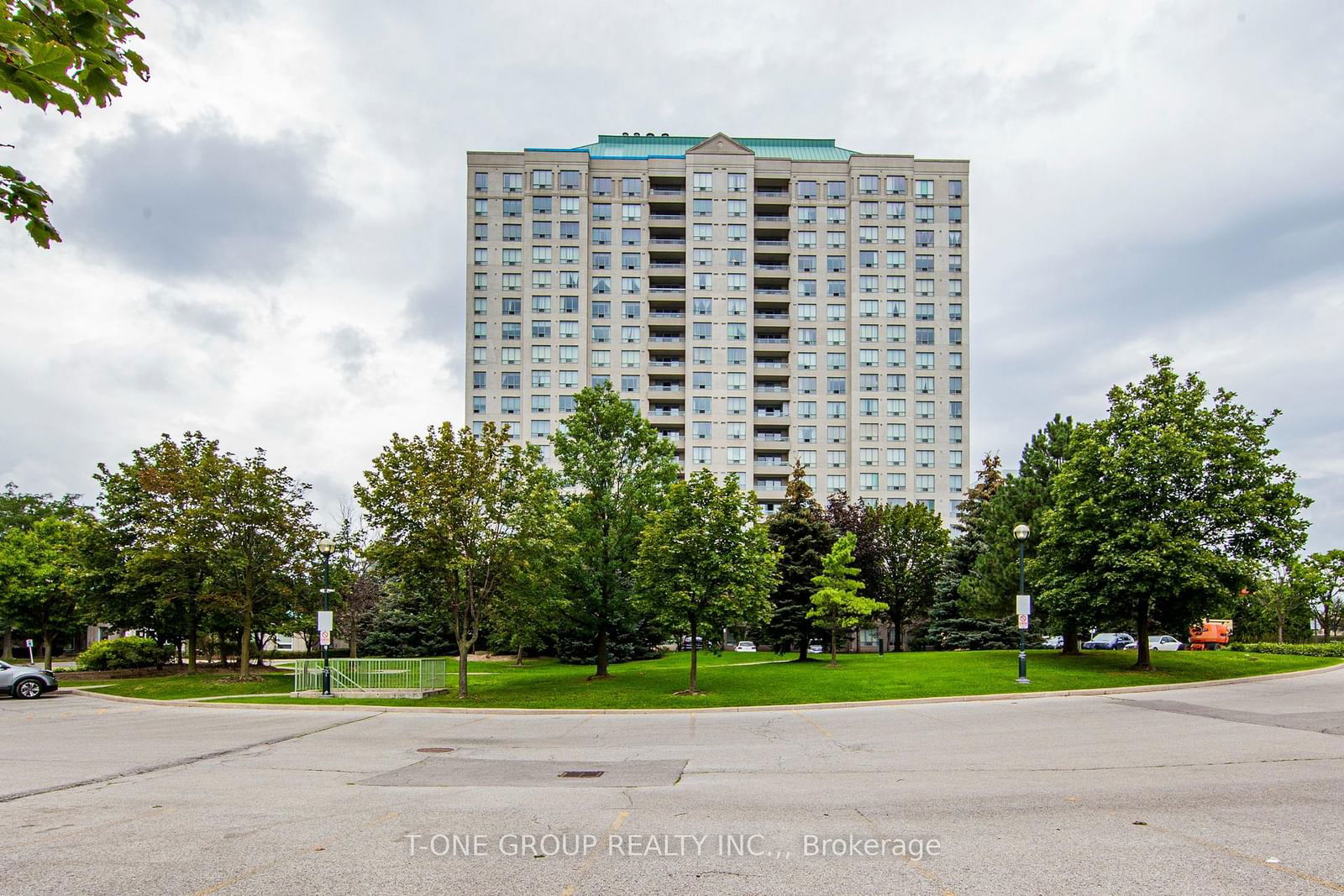 5039 Finch Ave E, unit 1013 for rent