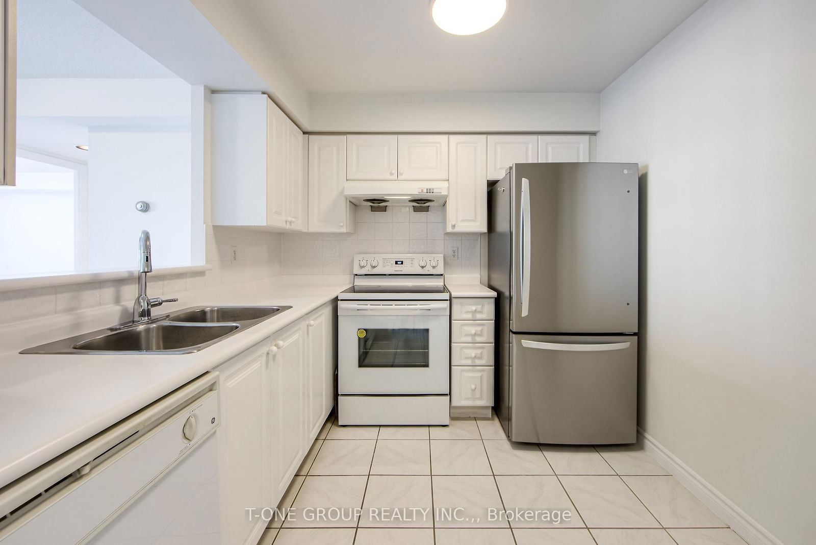 5039 Finch Ave E, unit 1013 for rent