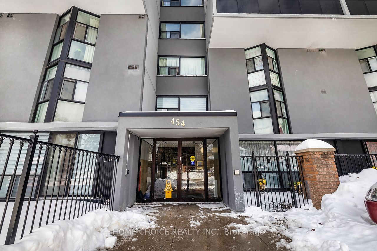 454 Centre St, unit 412 for sale