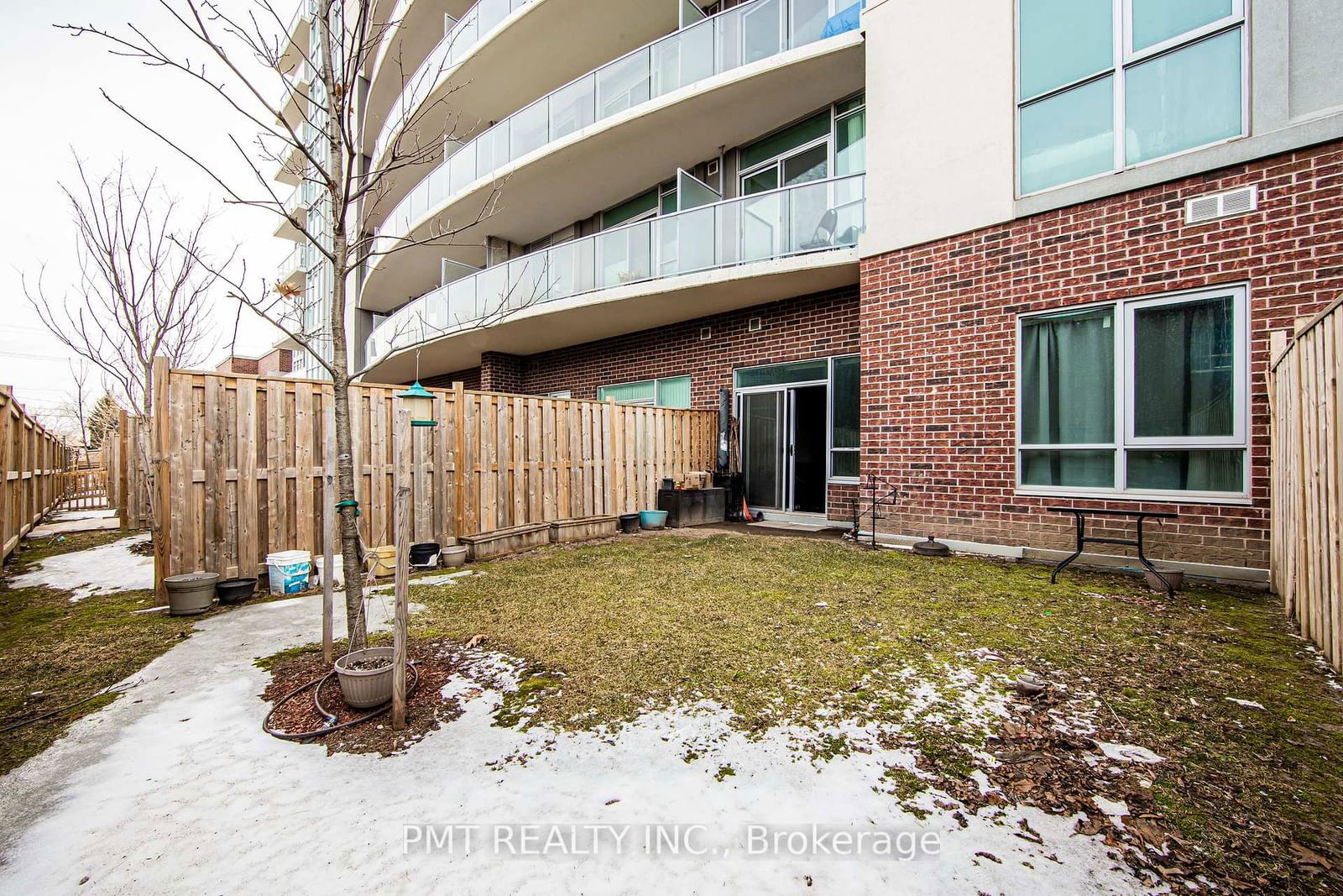 1328 Birchmount Rd, unit 105 for rent