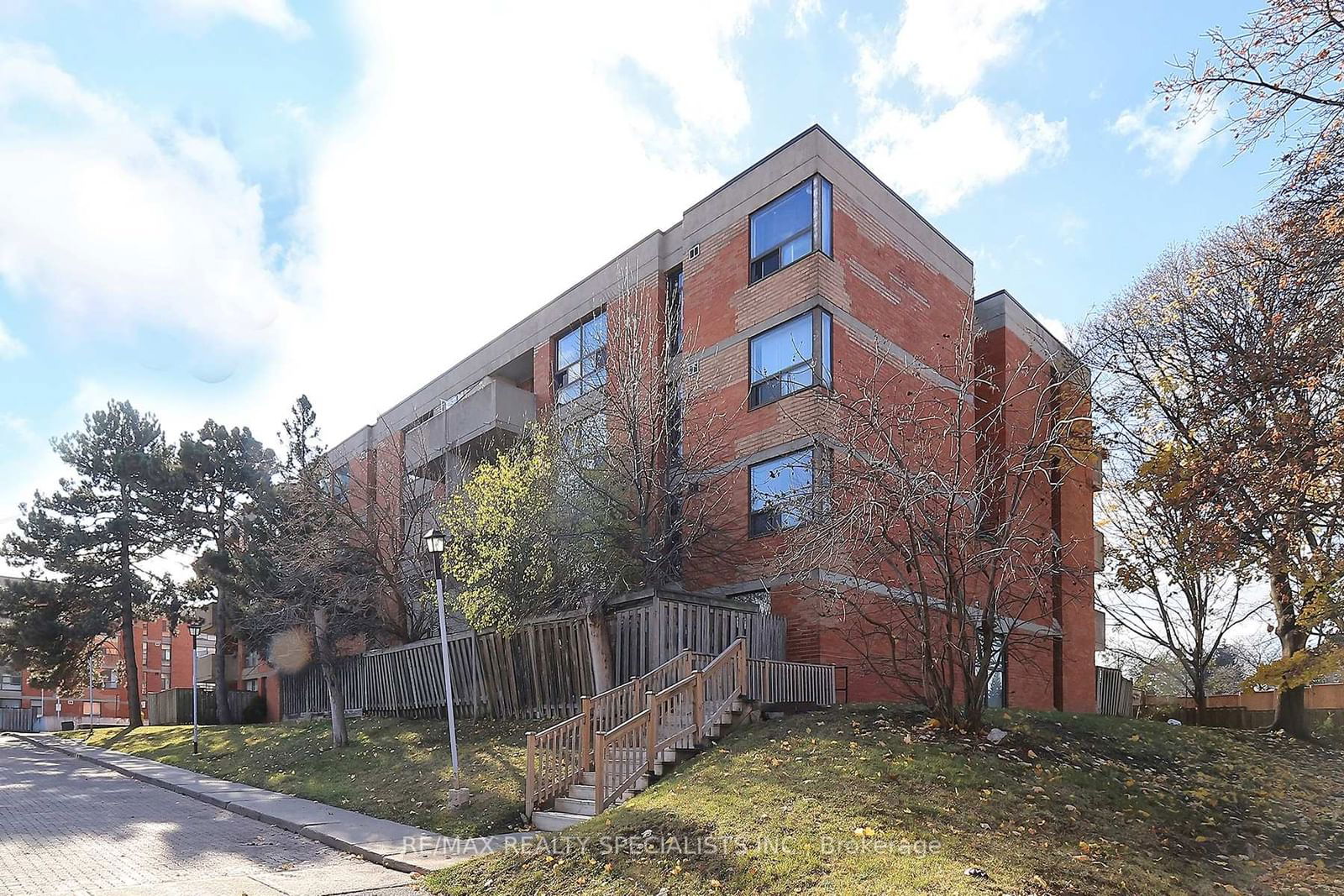 1705 MCCOWAN Rd, unit 411 for sale