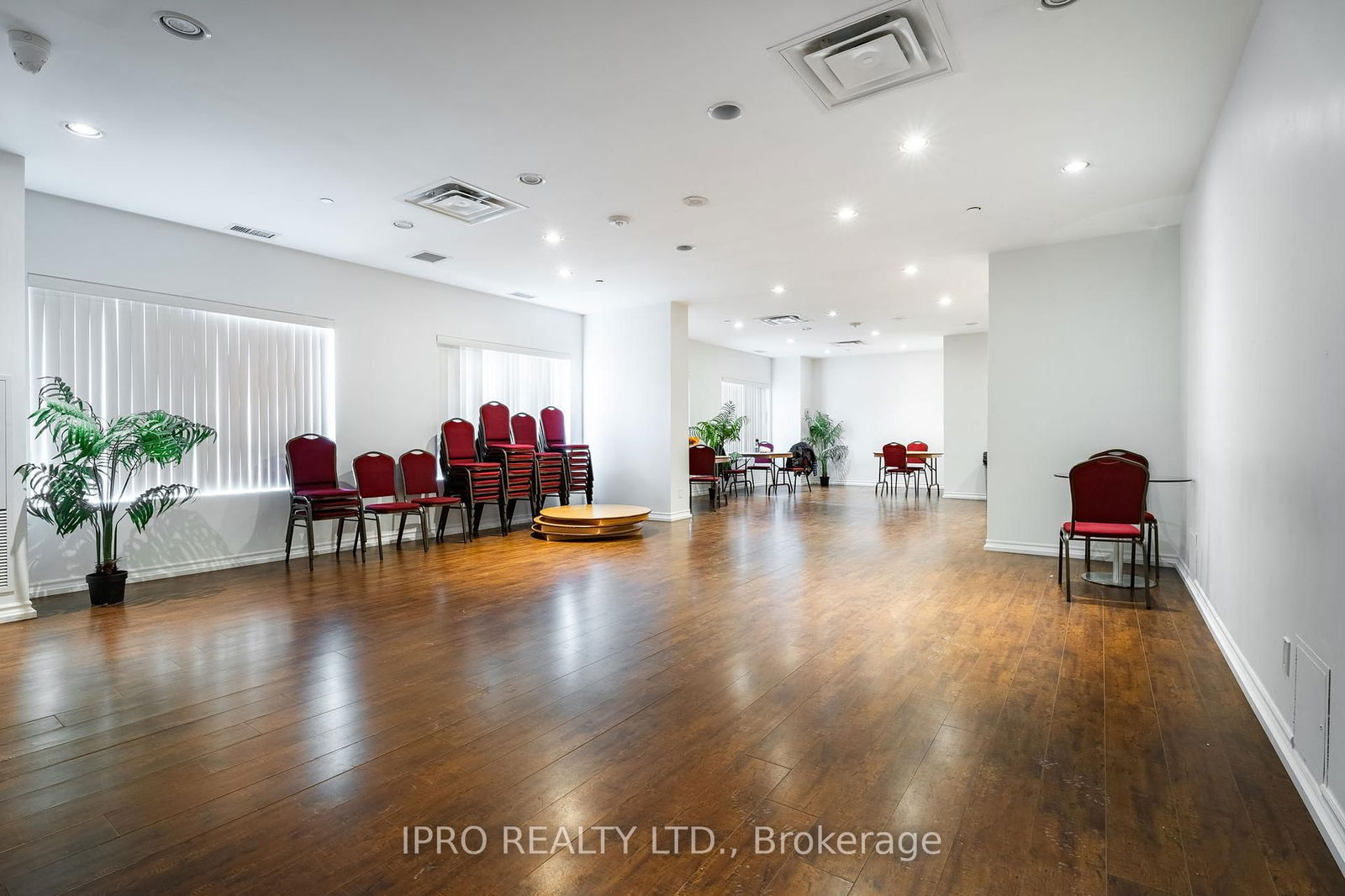 1328 Birchmount Rd, unit 308 for sale