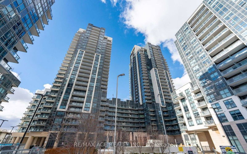 30 Meadowglen Pl, unit 903 for rent