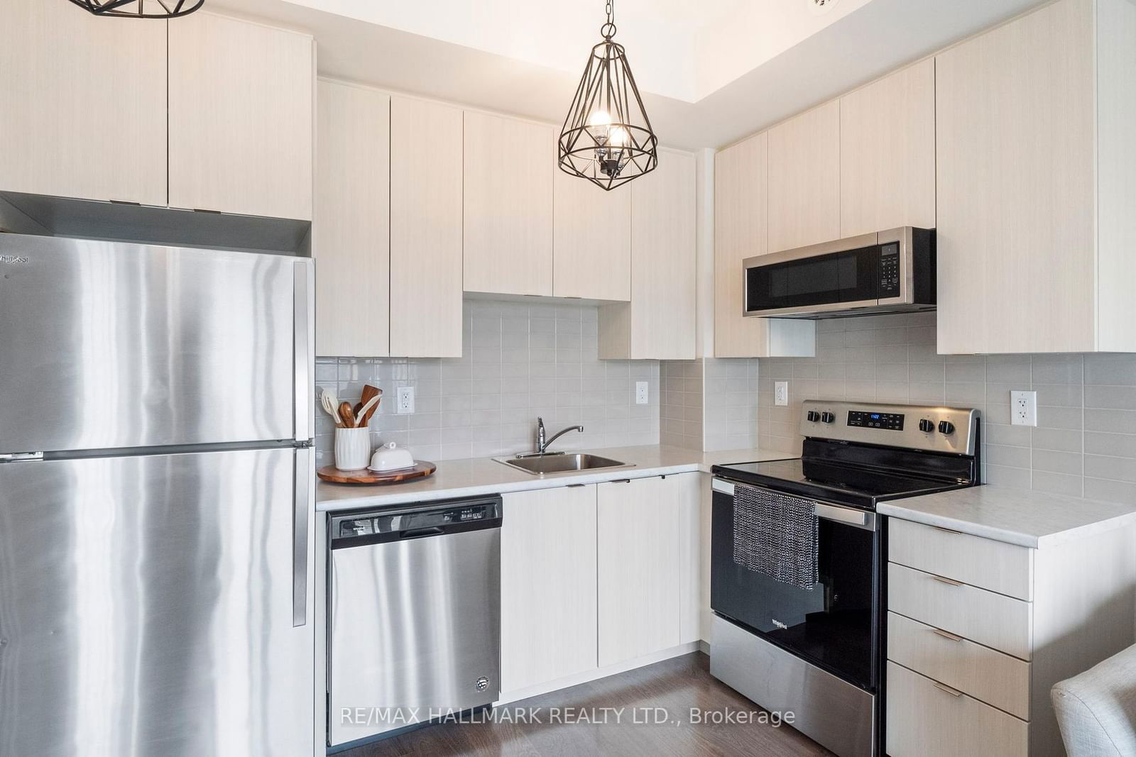 5155 Sheppard Ave E, unit 305 for sale