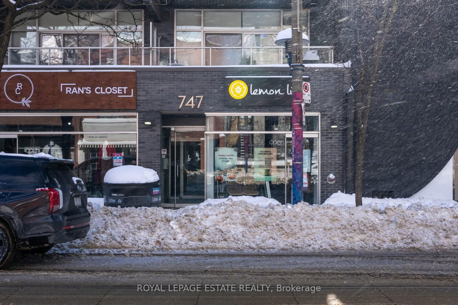 747 Queen St E, unit 403 for rent