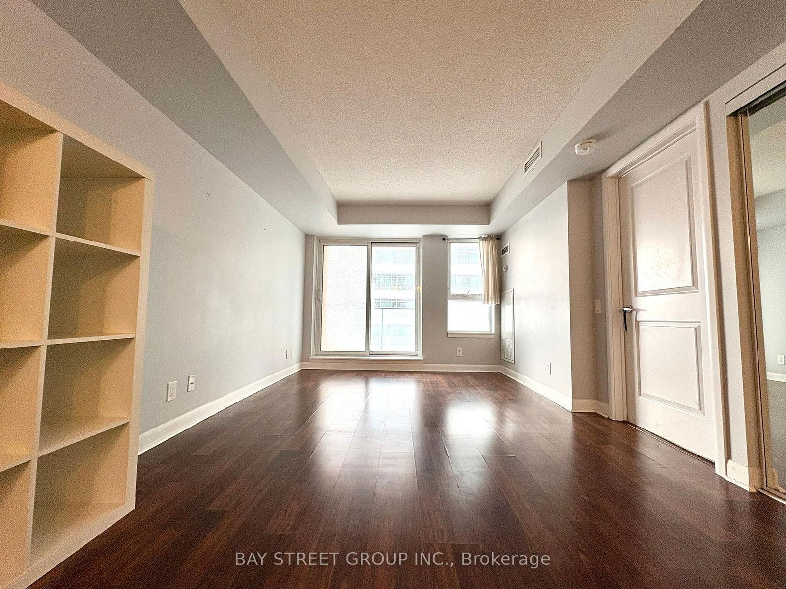 25 Town Centre Crt, unit 609 for rent