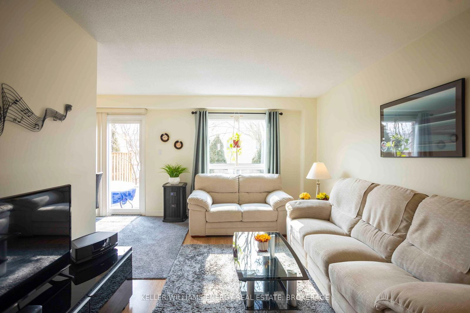 10 Bassett Blvd Townhomes, Whitby, Toronto