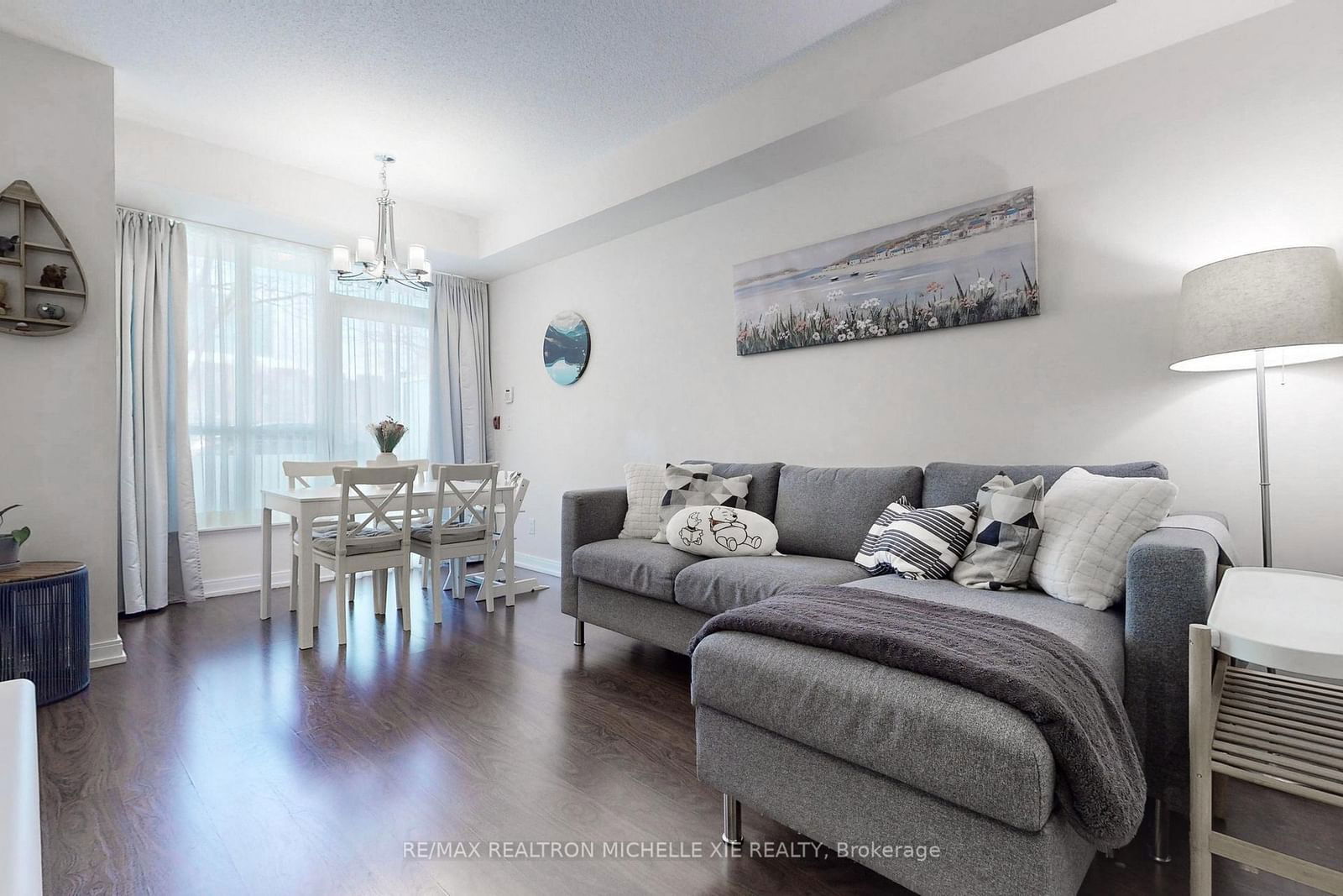 151 Village Green Sq, unit 106 for sale