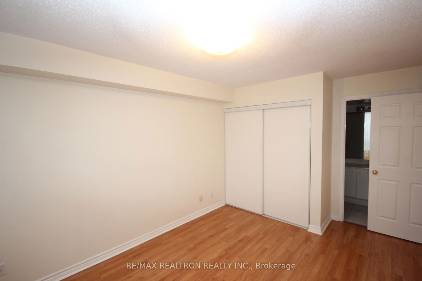 5039 Finch Ave E, unit 802 for sale