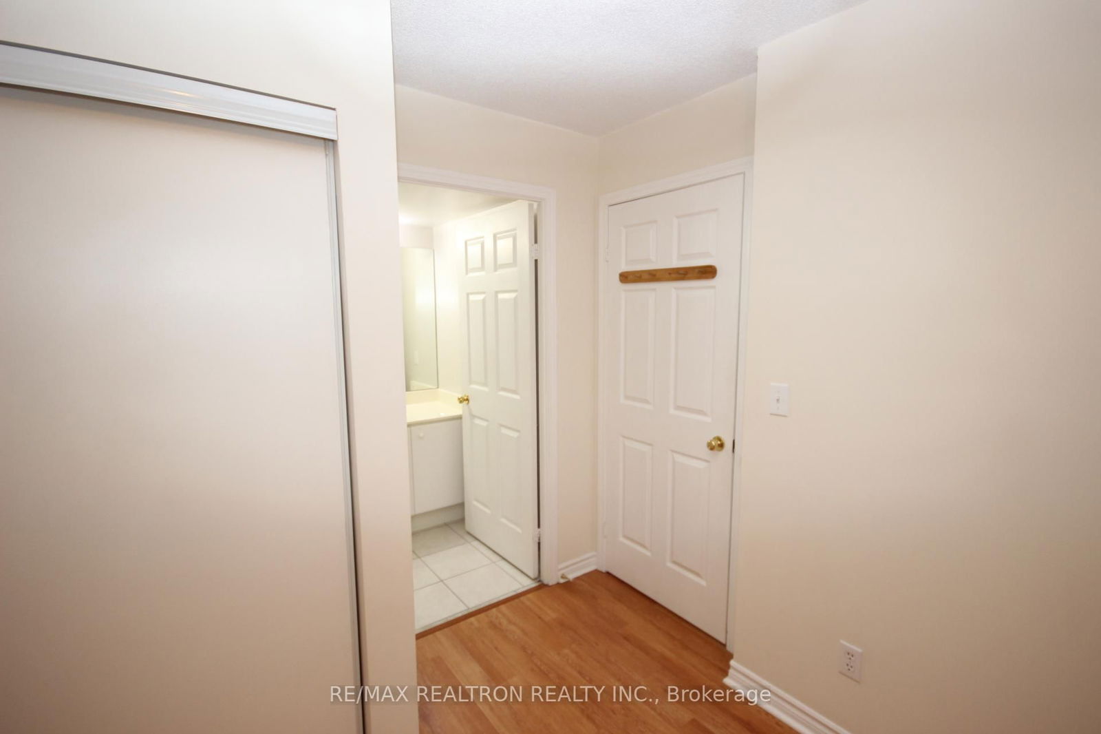 5039 Finch Ave E, unit 802 for sale