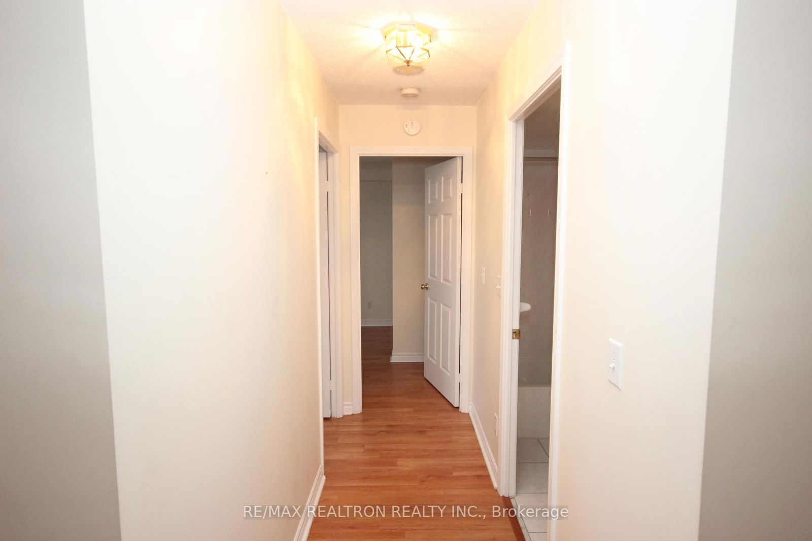 5039 Finch Ave E, unit 802 for sale