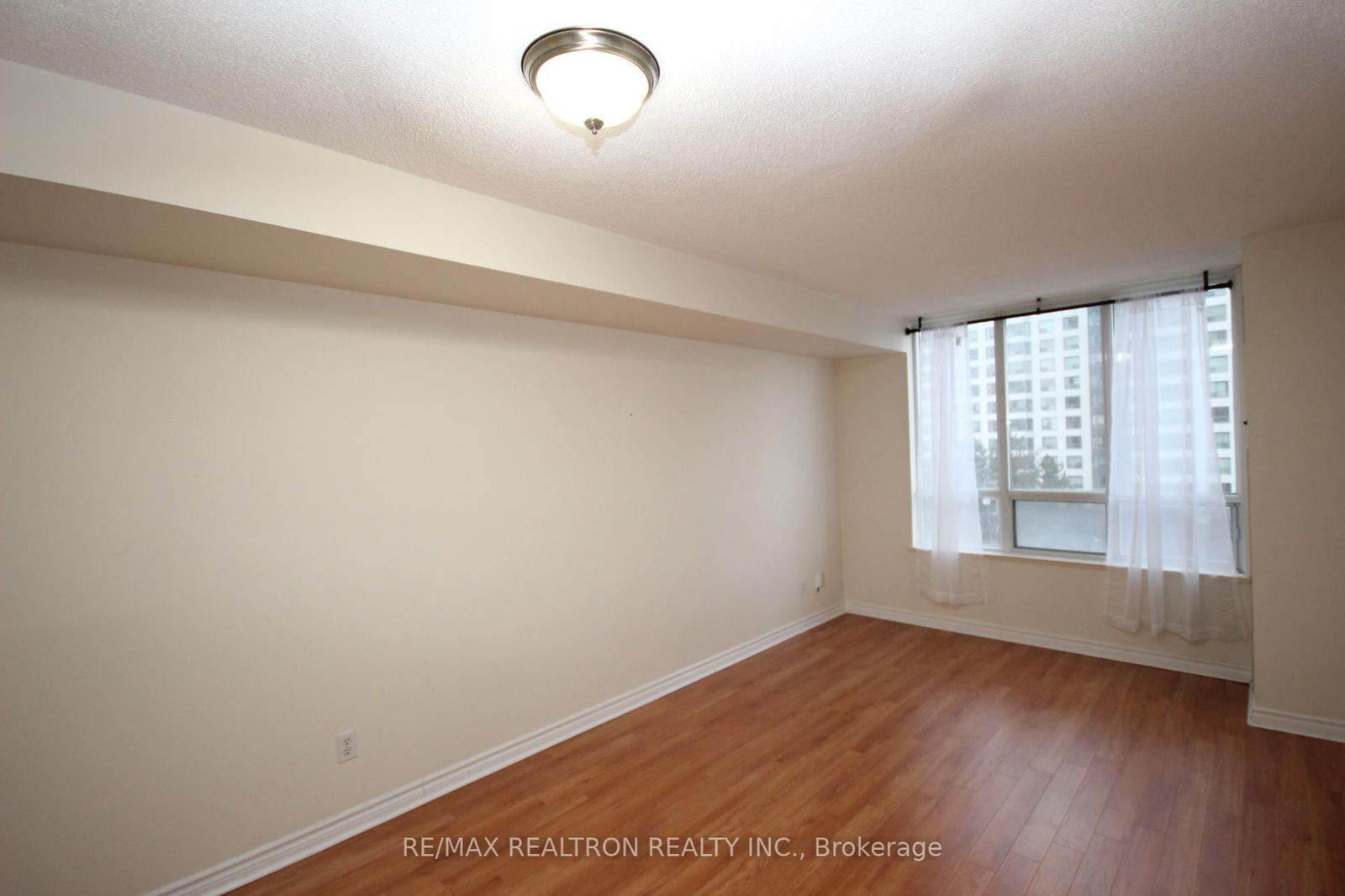 5039 Finch Ave E, unit 802 for sale