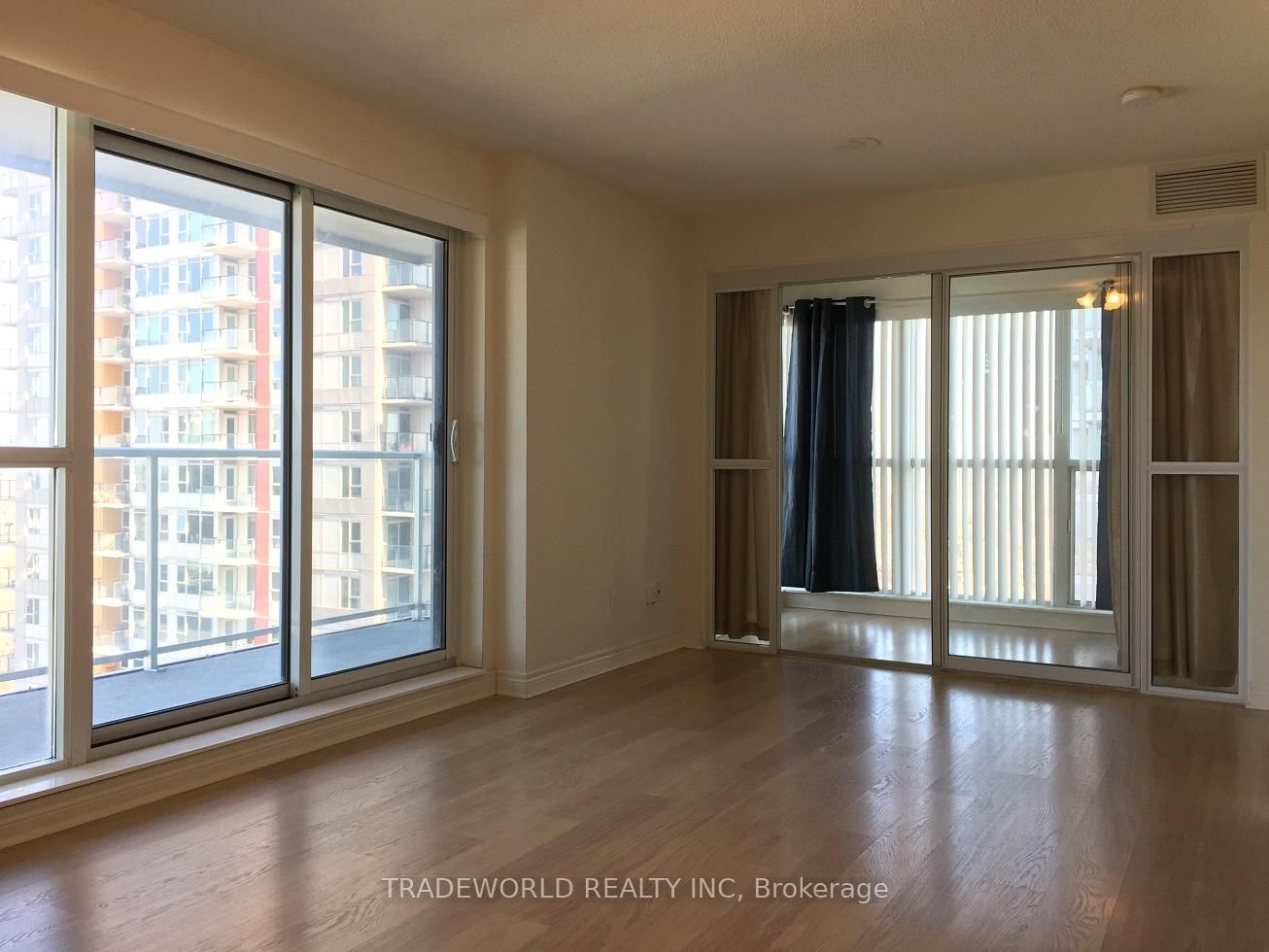 70 Town Centre Crt, unit 1904 for rent