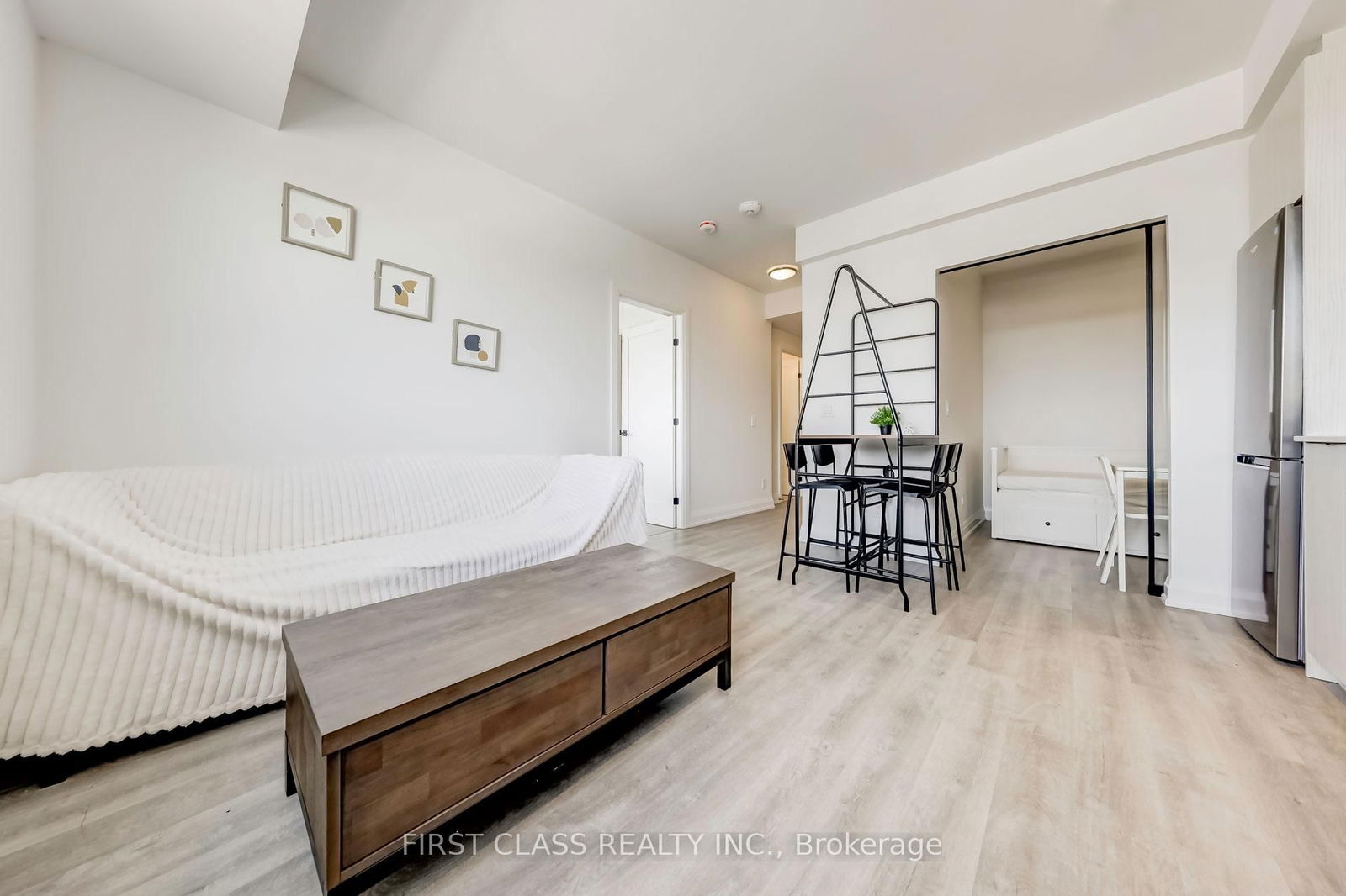 2369 Danforth Ave, unit 904 for sale