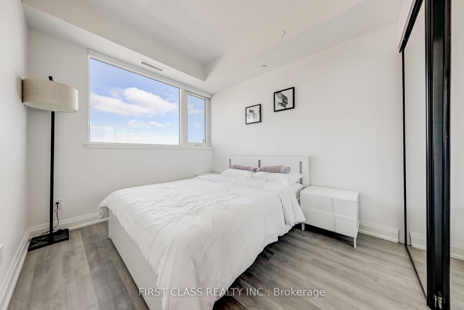 2369 Danforth Ave, unit 904 for sale