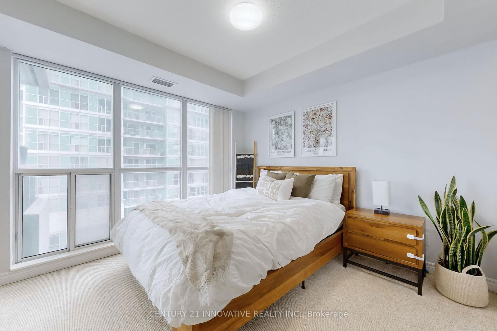 50 Town Centre Crt, unit 504 for sale