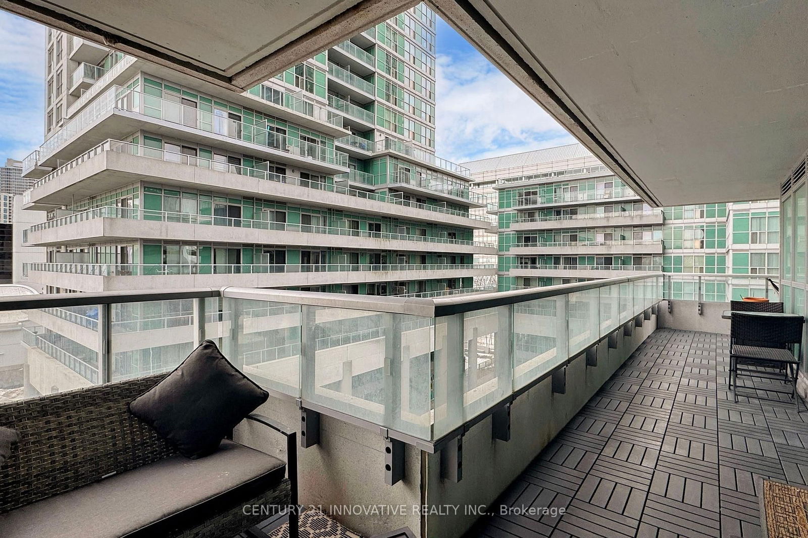 50 Town Centre Crt, unit 504 for sale