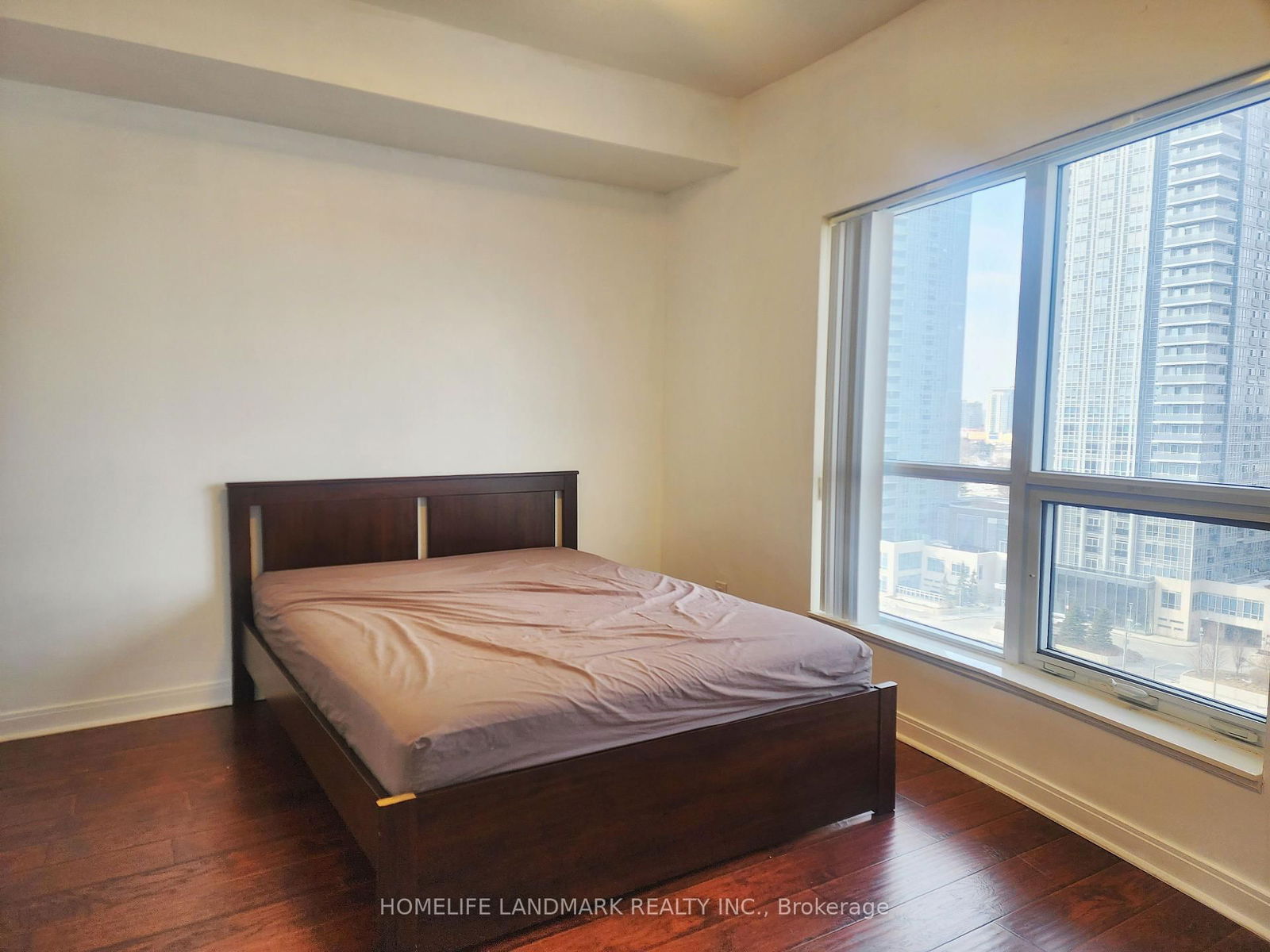 151 Village Green Sq, unit 1208 for rent