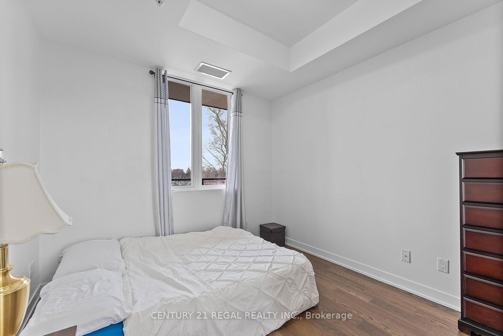 3560 st clair Ave E, unit 302 for sale