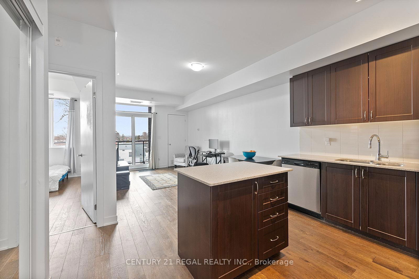 3560 st clair Ave E, unit 302 for sale